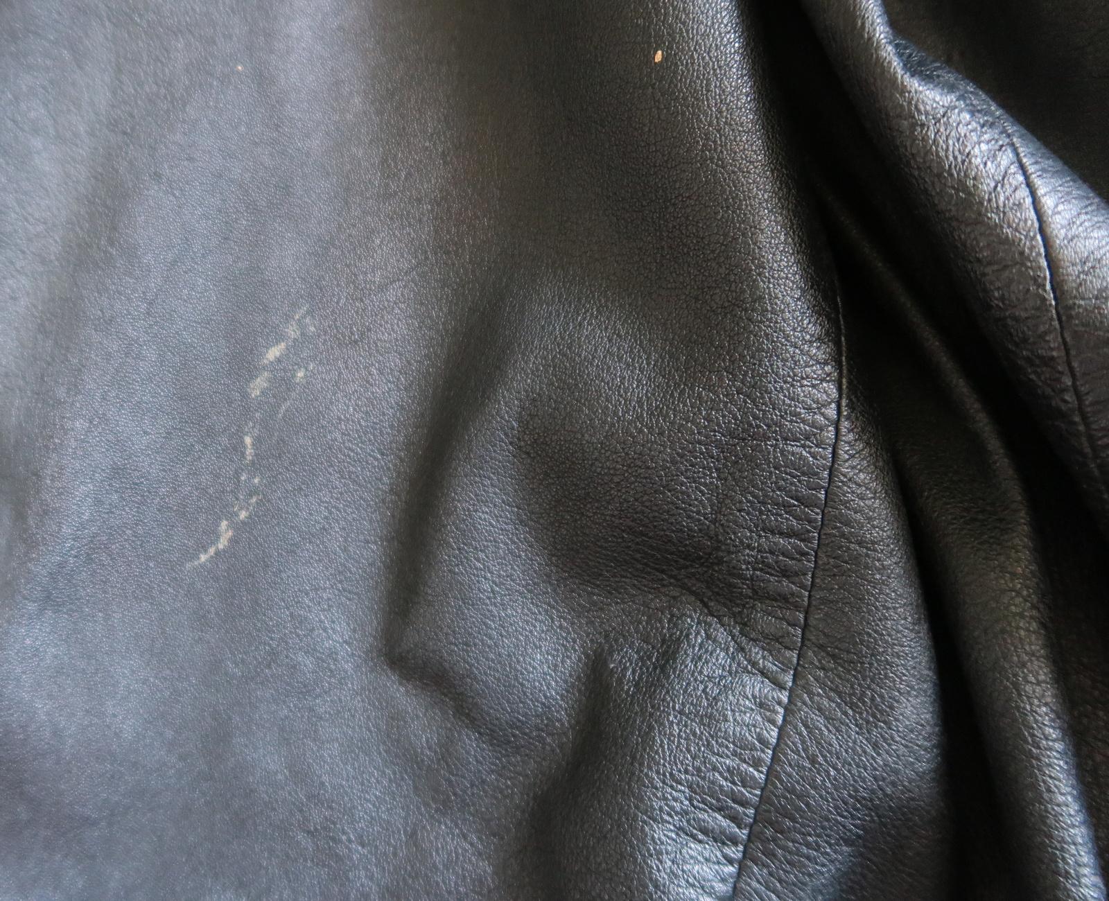 Vintage Damen Ledermantel aus der UdSSR: Timeless Elegance in Schwarz, 1J92 im Angebot 7