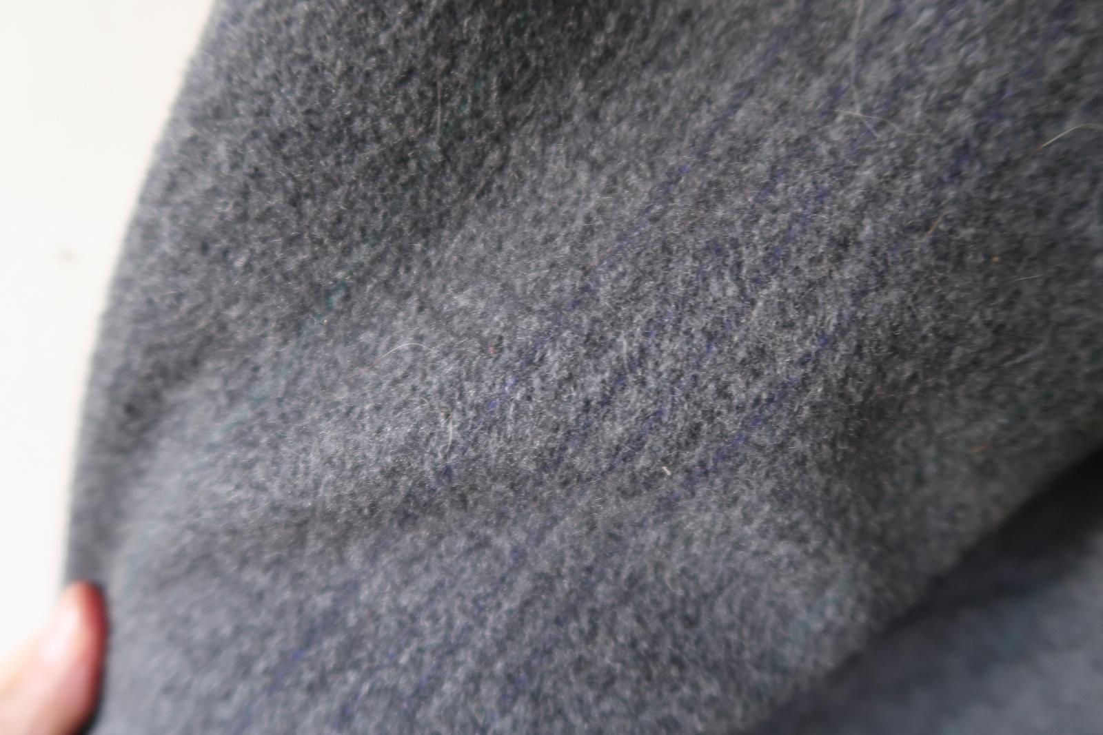Vintage Wollmantel für Frauen aus der UdSSR: Timeless Elegance mit Zobelkragen, 1J94 im Angebot 2