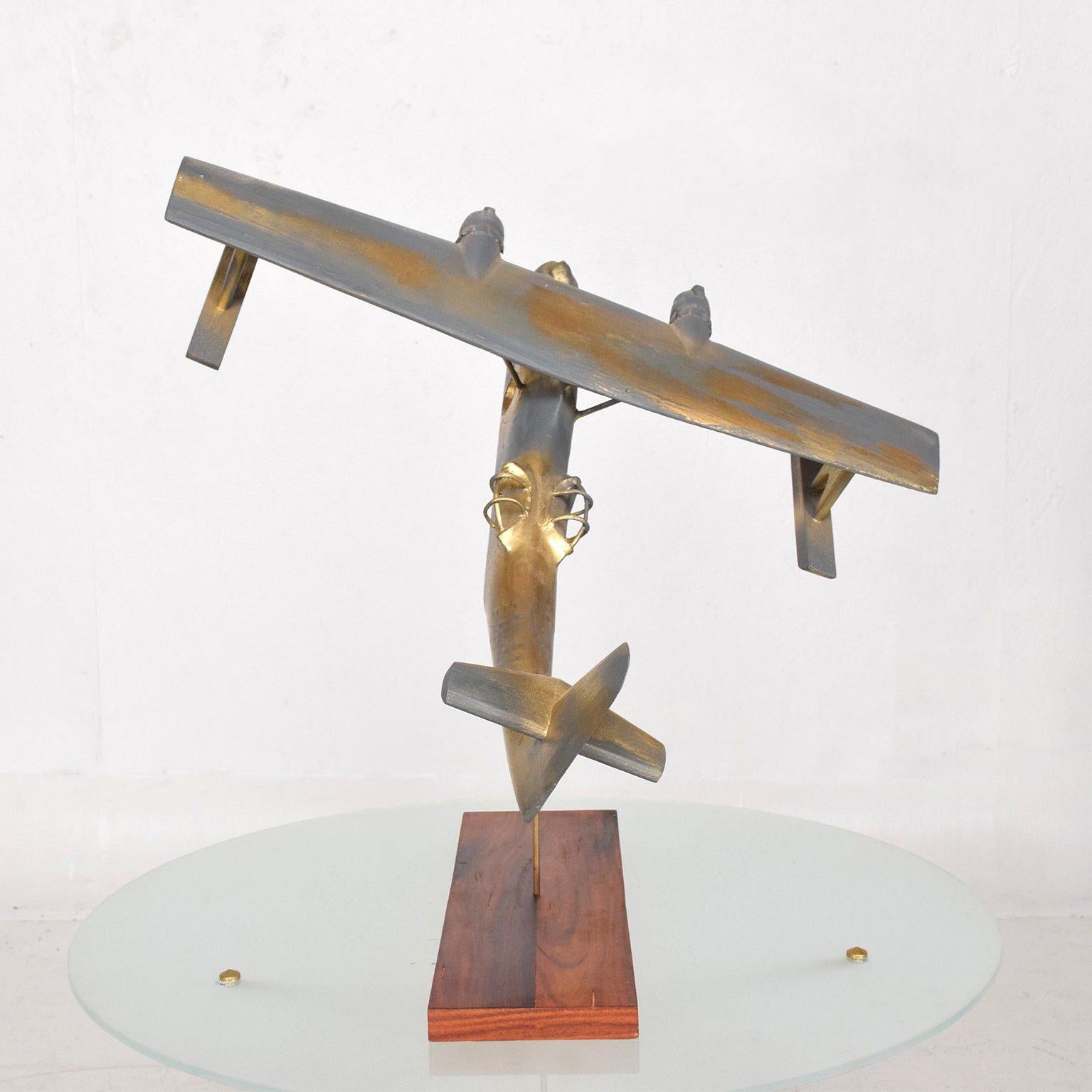 Vintage Wood Airplane Sculpture WWII In Good Condition In Chula Vista, CA