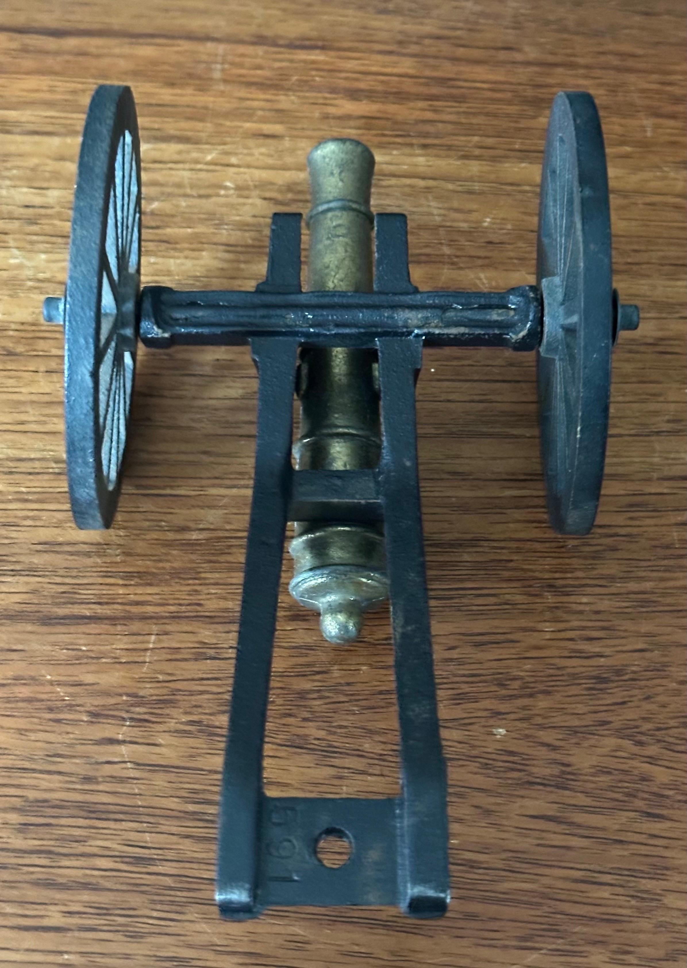 Modello di cannone in legno e bronzo d'epoca in vendita 5