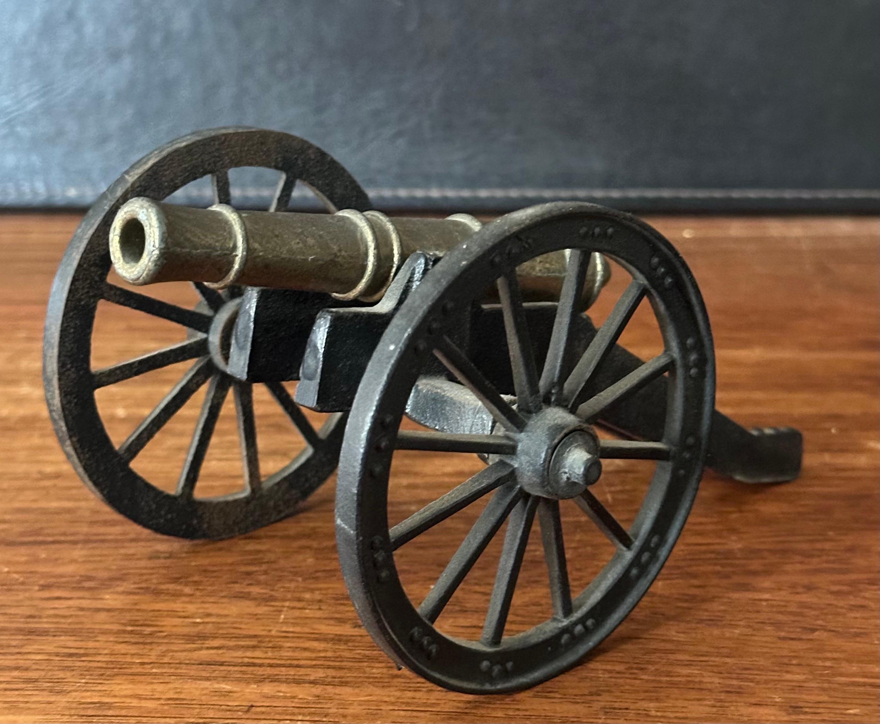 Modello di cannone in legno e bronzo d'epoca in vendita 6