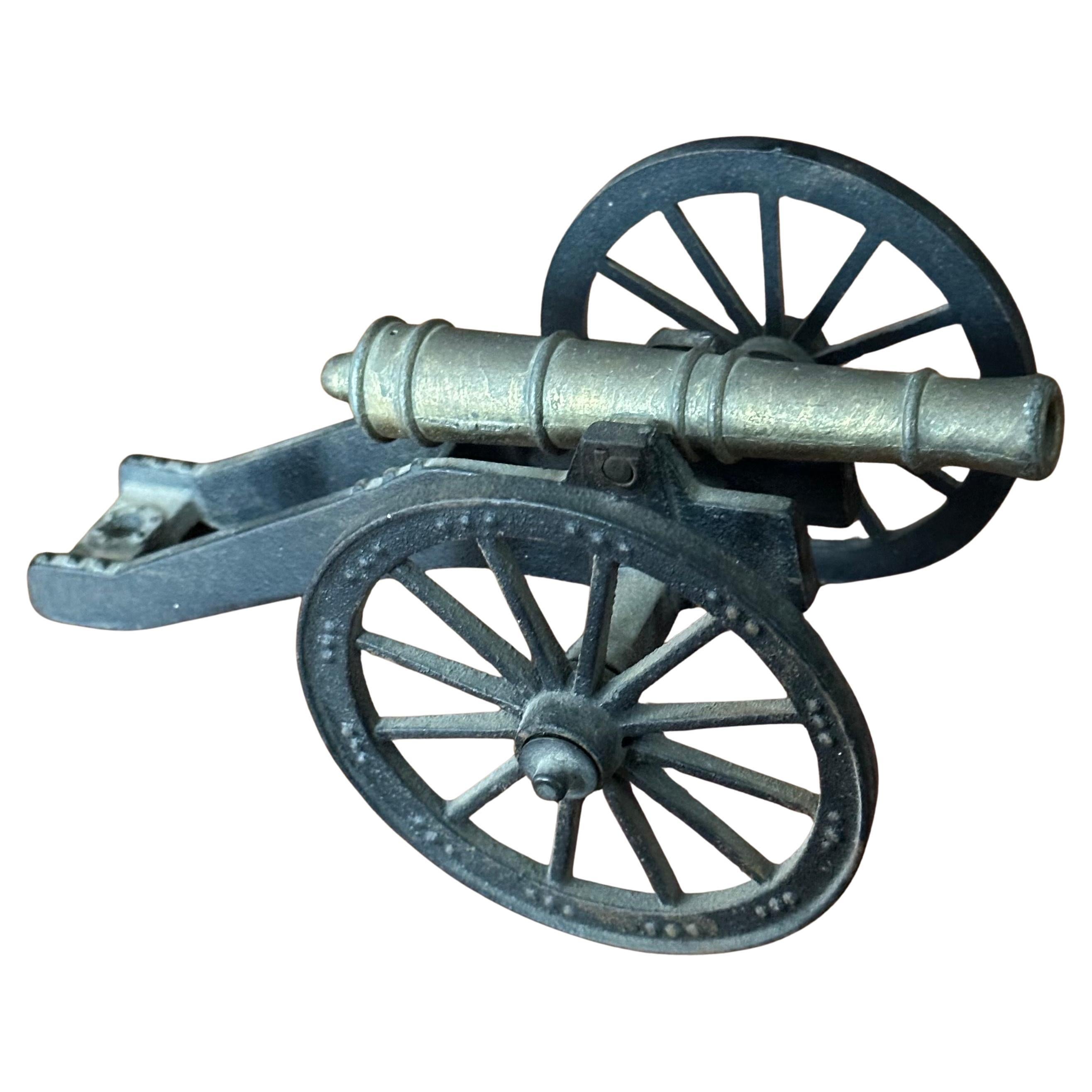 Modello di cannone in legno e bronzo d'epoca In condizioni buone in vendita a San Diego, CA