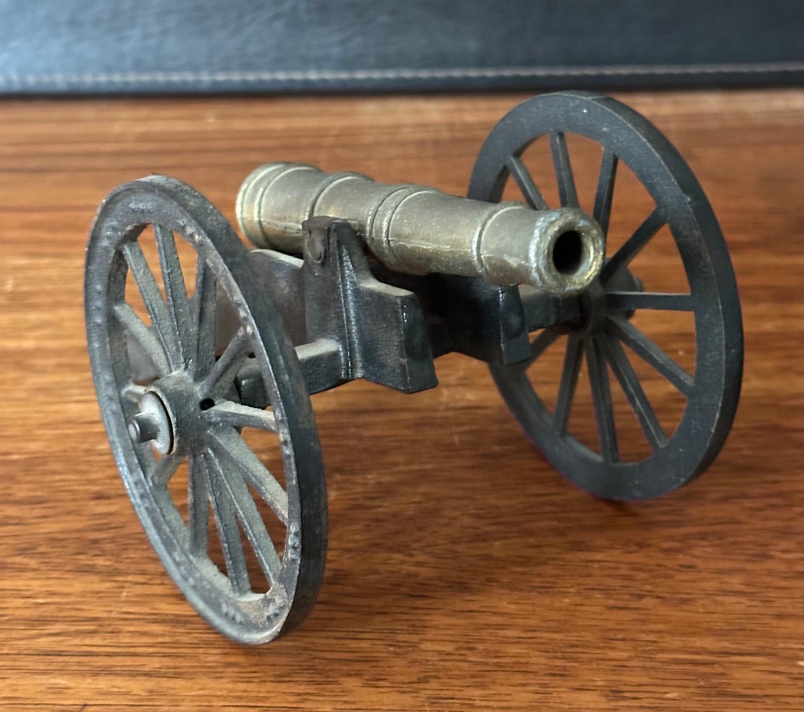 Modello di cannone in legno e bronzo d'epoca in vendita 3