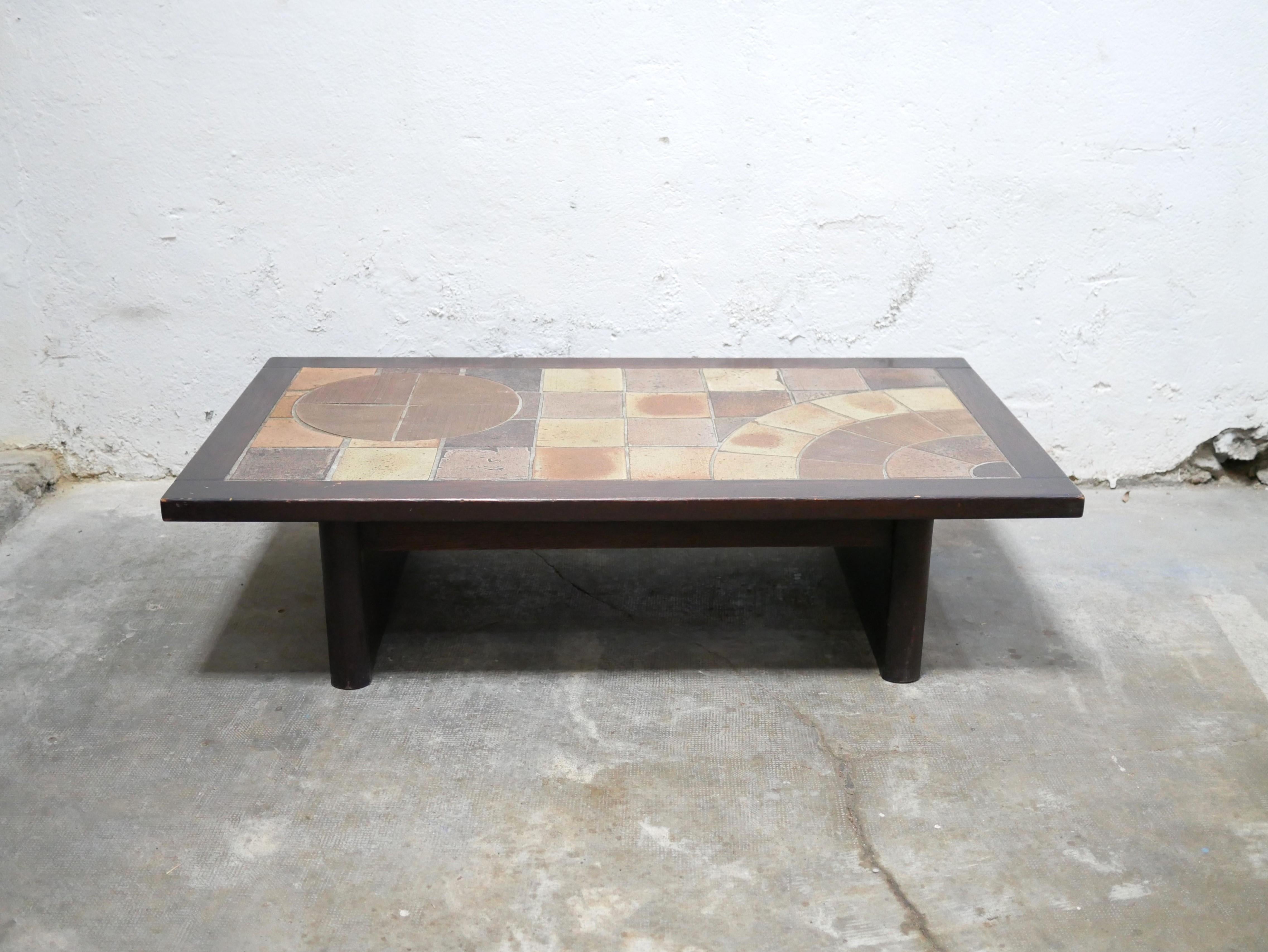 Table basse vintage en bois et céramique en vente 4