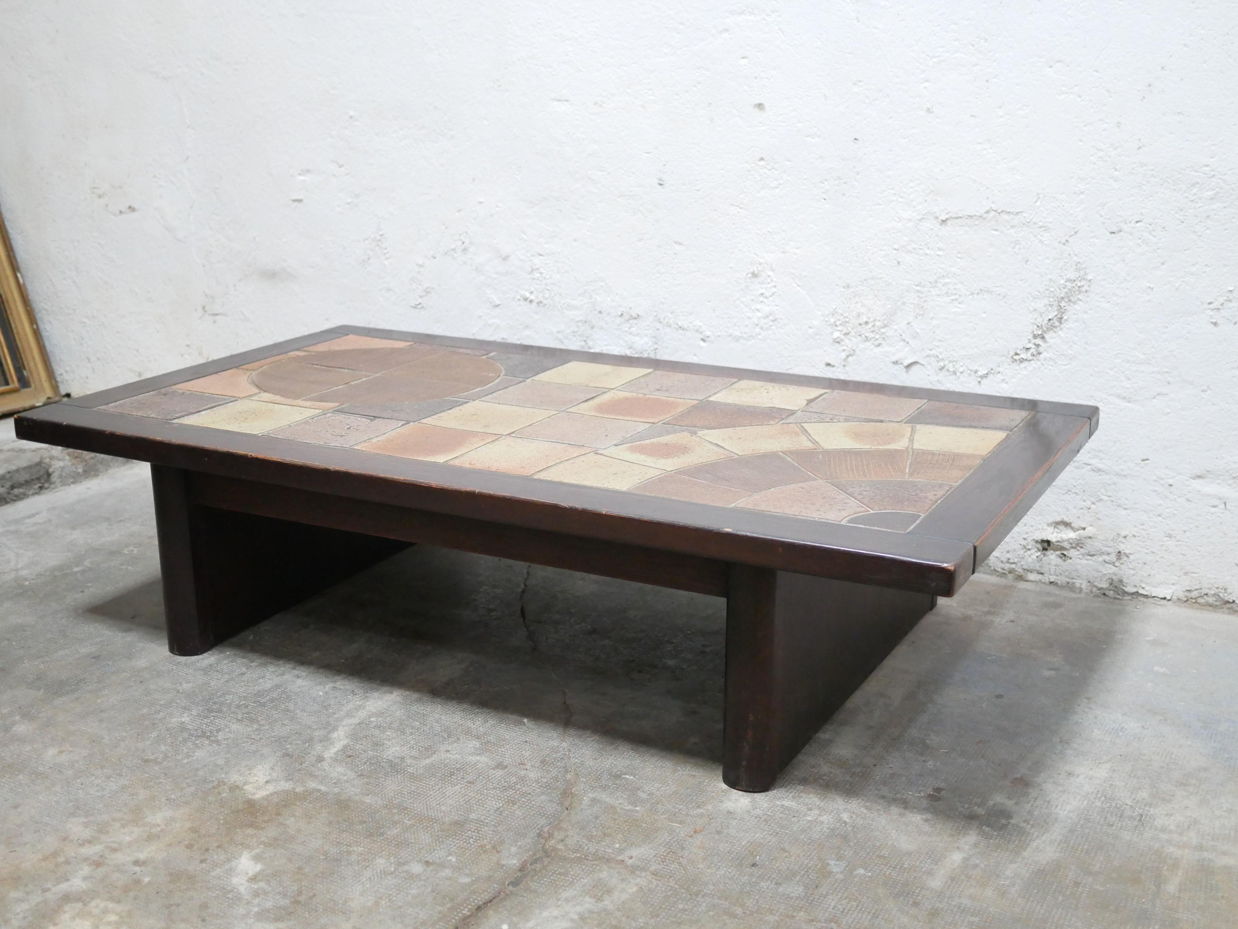 Table basse vintage en bois et céramique en vente 8