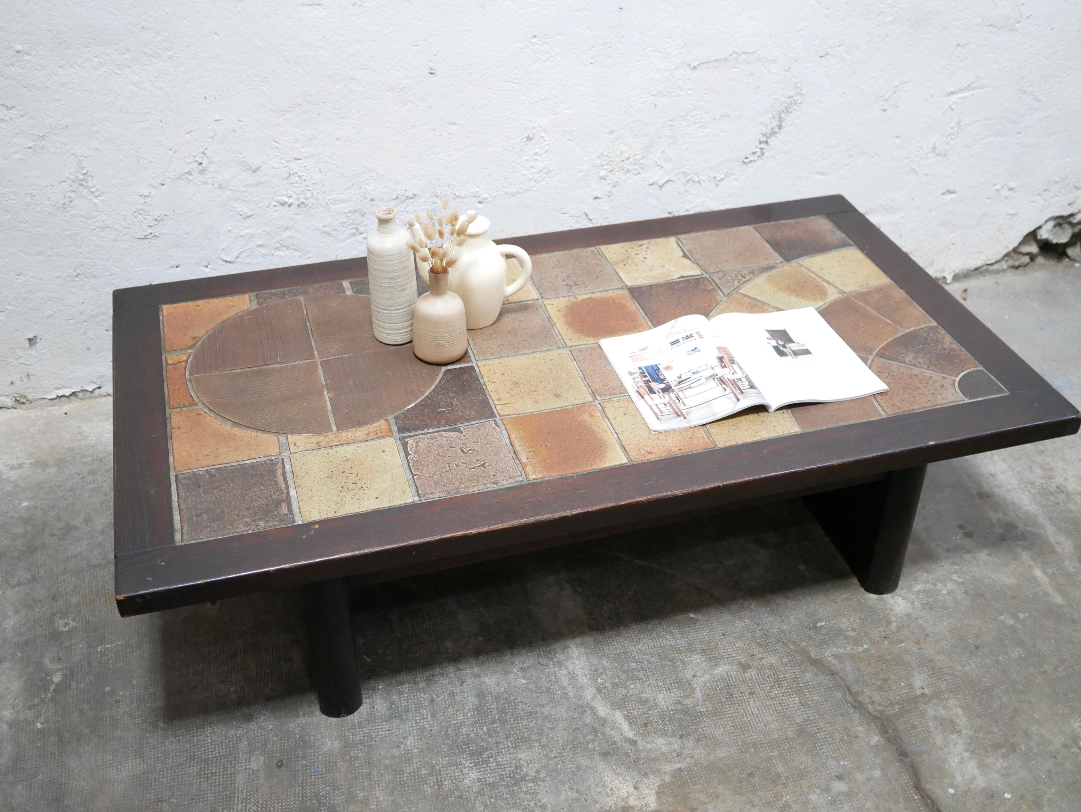 Table basse vintage en bois et céramique en vente 1