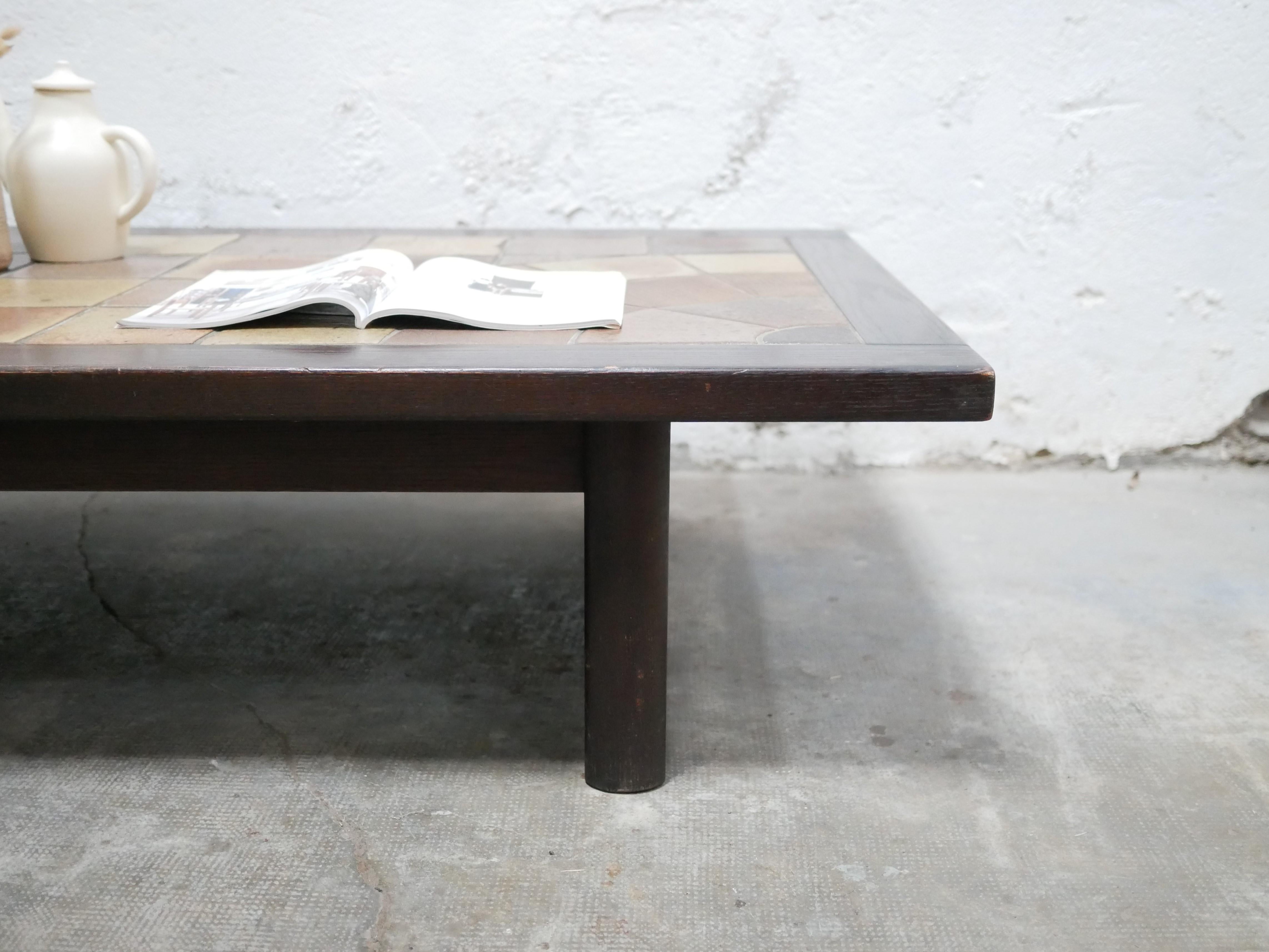 Table basse vintage en bois et céramique en vente 3