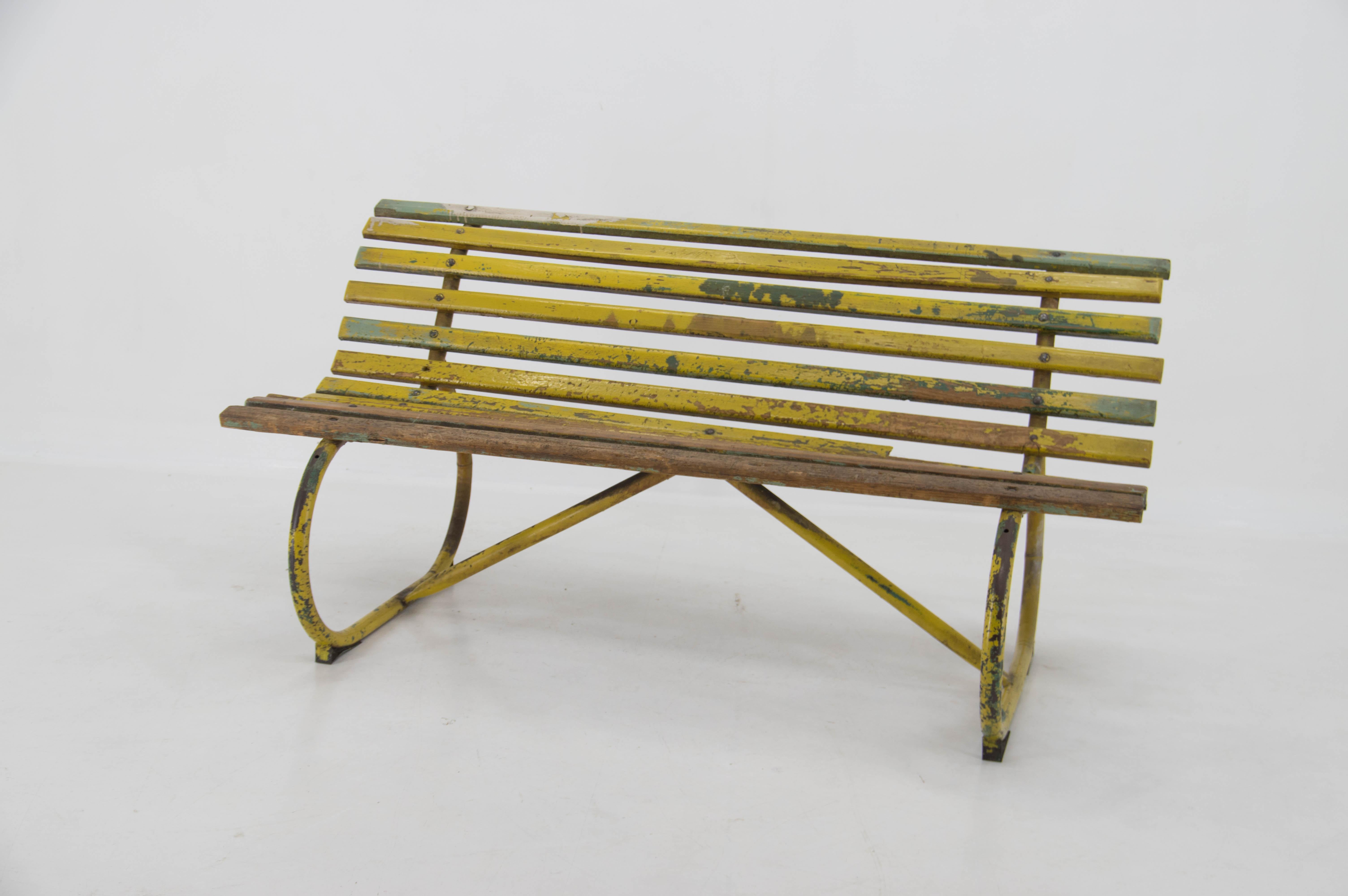Bench from factory built in 1920s in original condition with beautiful age patina. Sturdy and stabile. Very comfortable.
 