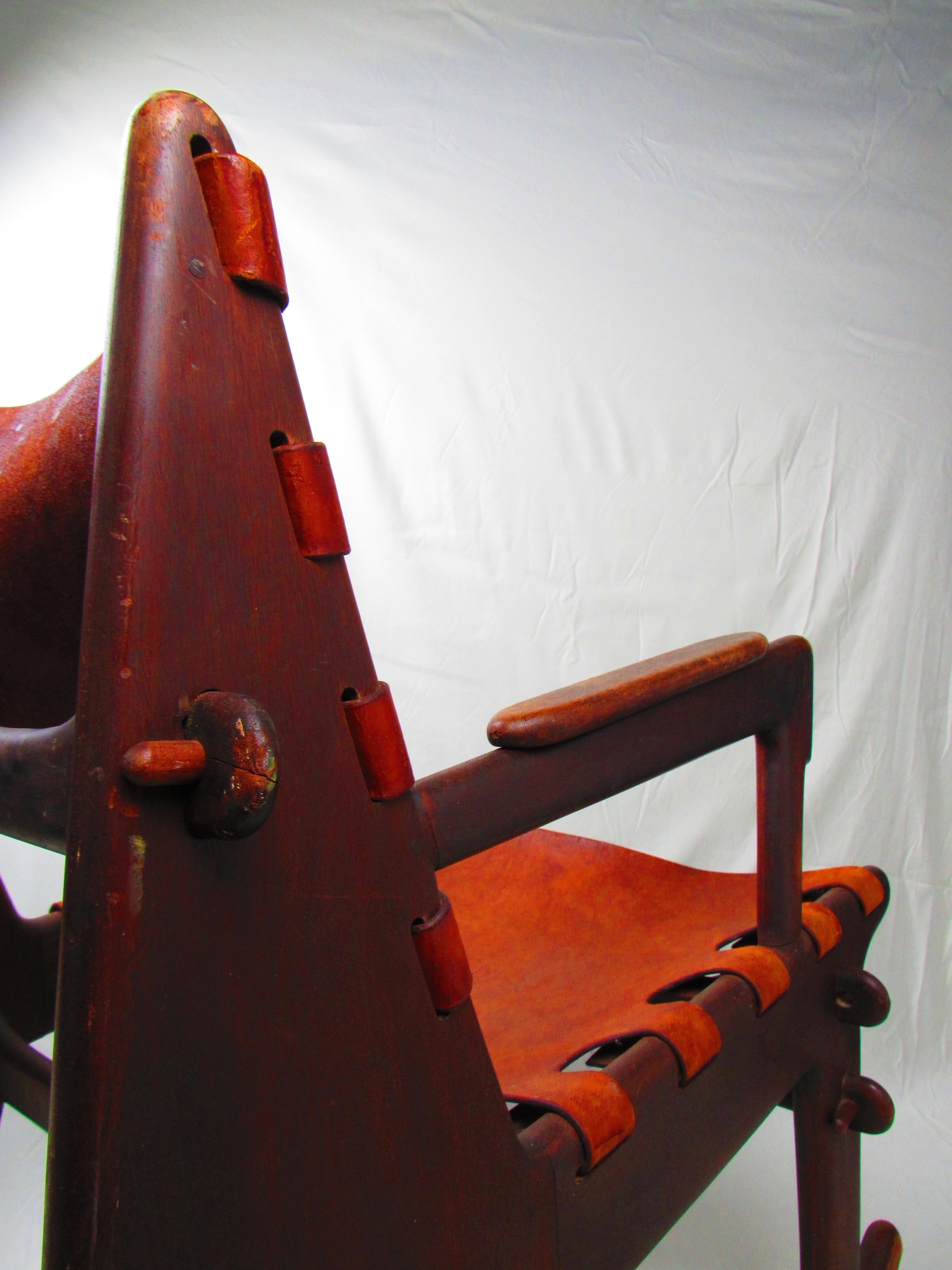 Angel Pazmino rocking chair, vintage wood and leather For Sale 3