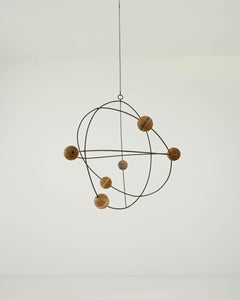 Sculpture suspendue vintage en bois et métal