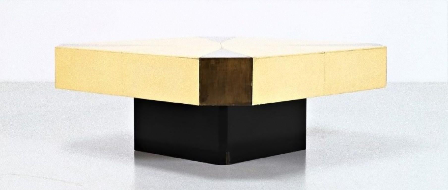 italien Table en bois et parchemin vintage:: Aldo Tura 'Attributed':: 1950s en vente