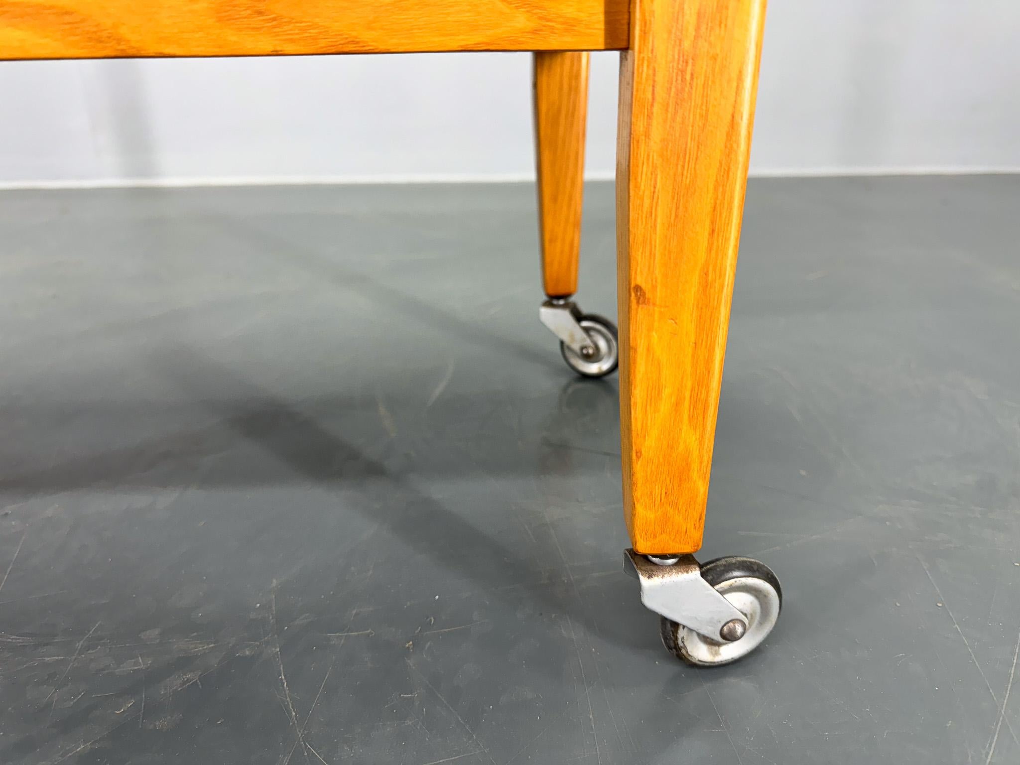 20ième siècle Chariot de service vintage en bois et contreplaqué, années 1970 en vente