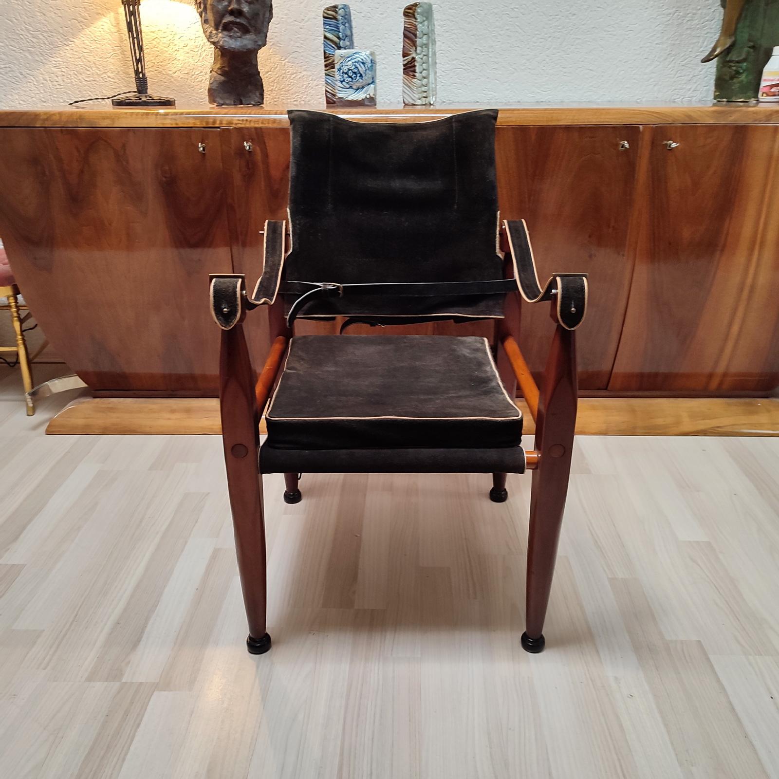 Vintage Wood and Suede Safari Campaign Chair In Good Condition For Sale In Bochum, NRW
