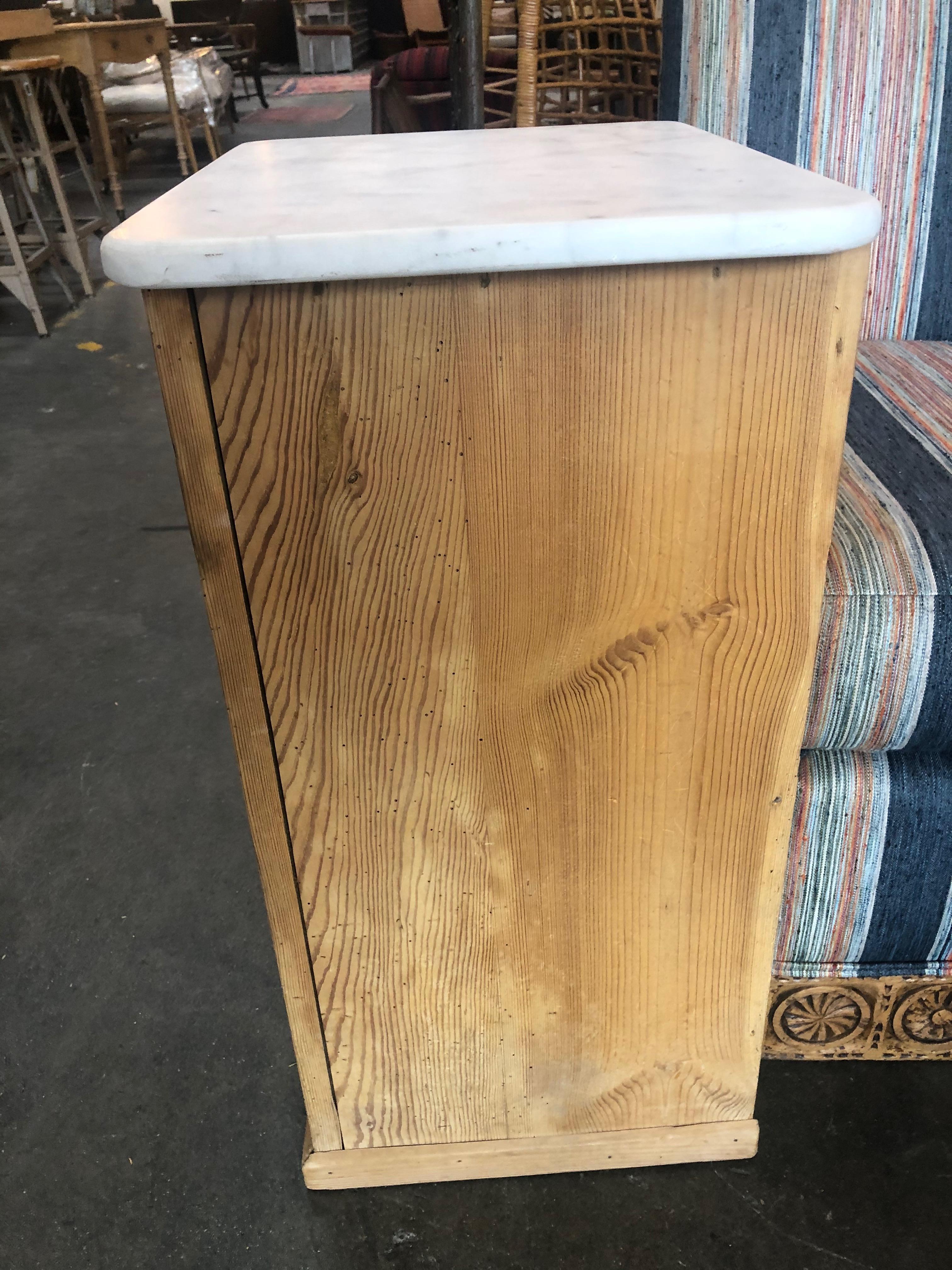 Vintage Wood and White Marble Side Table In Good Condition In Los Angeles, CA