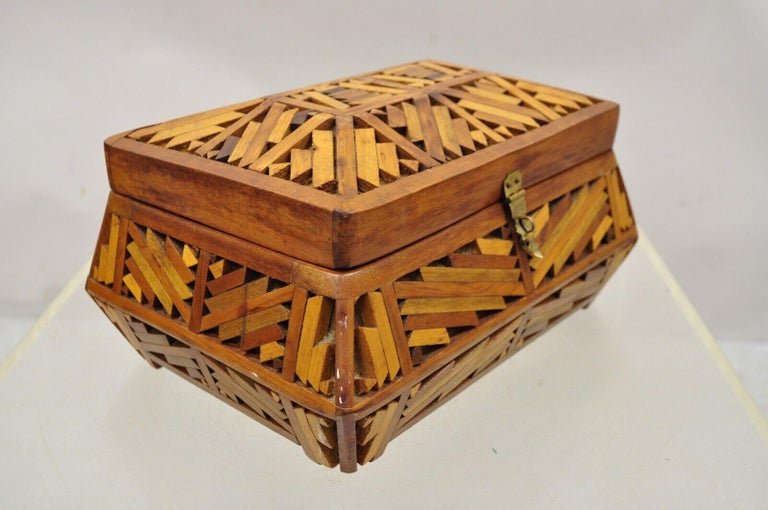 Vintage Wood Arts and Crafts Tramp Art Folk Art Jewelry Box Trinket Box ...