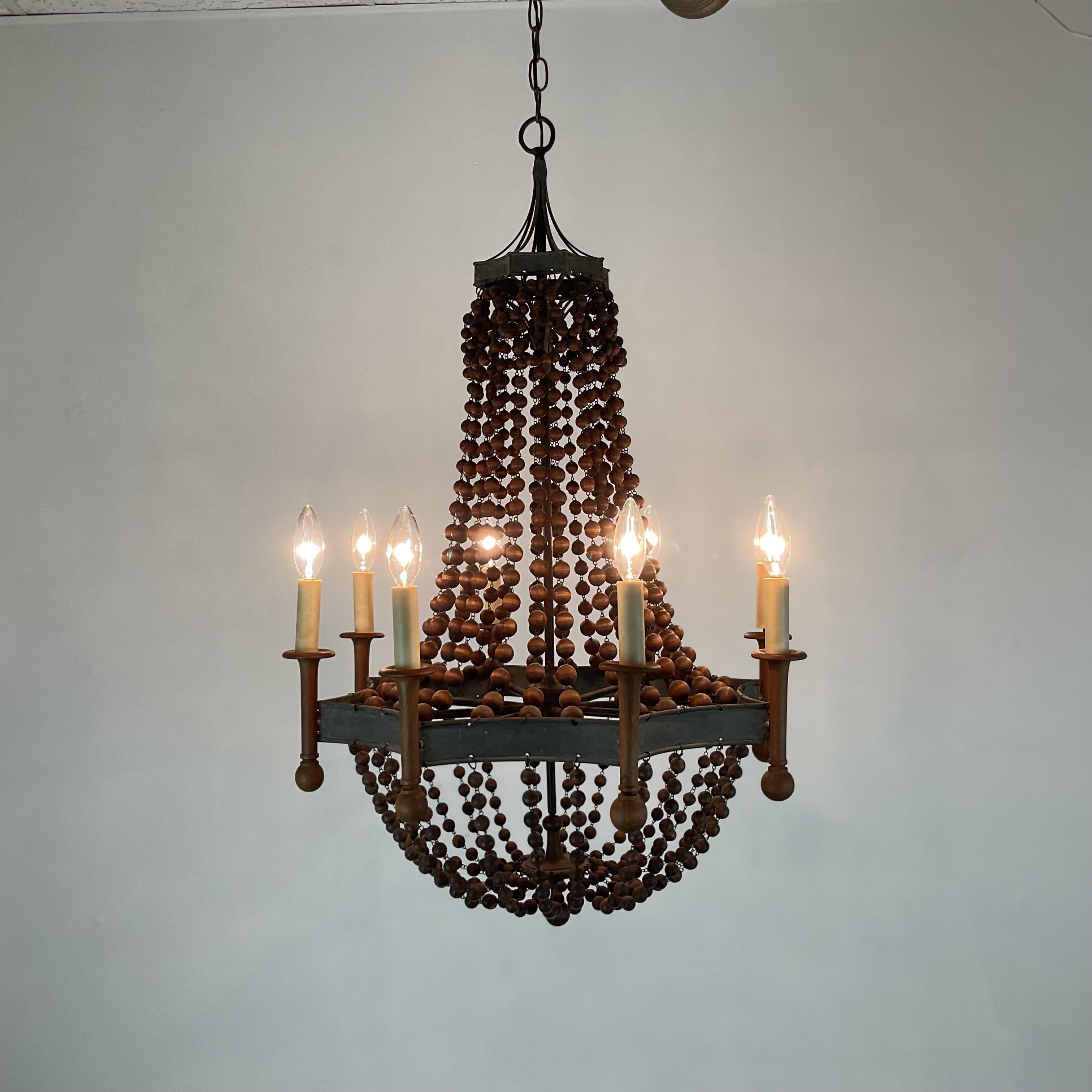 Lampadario d'epoca in ottone verde e perline di legno in vendita 5
