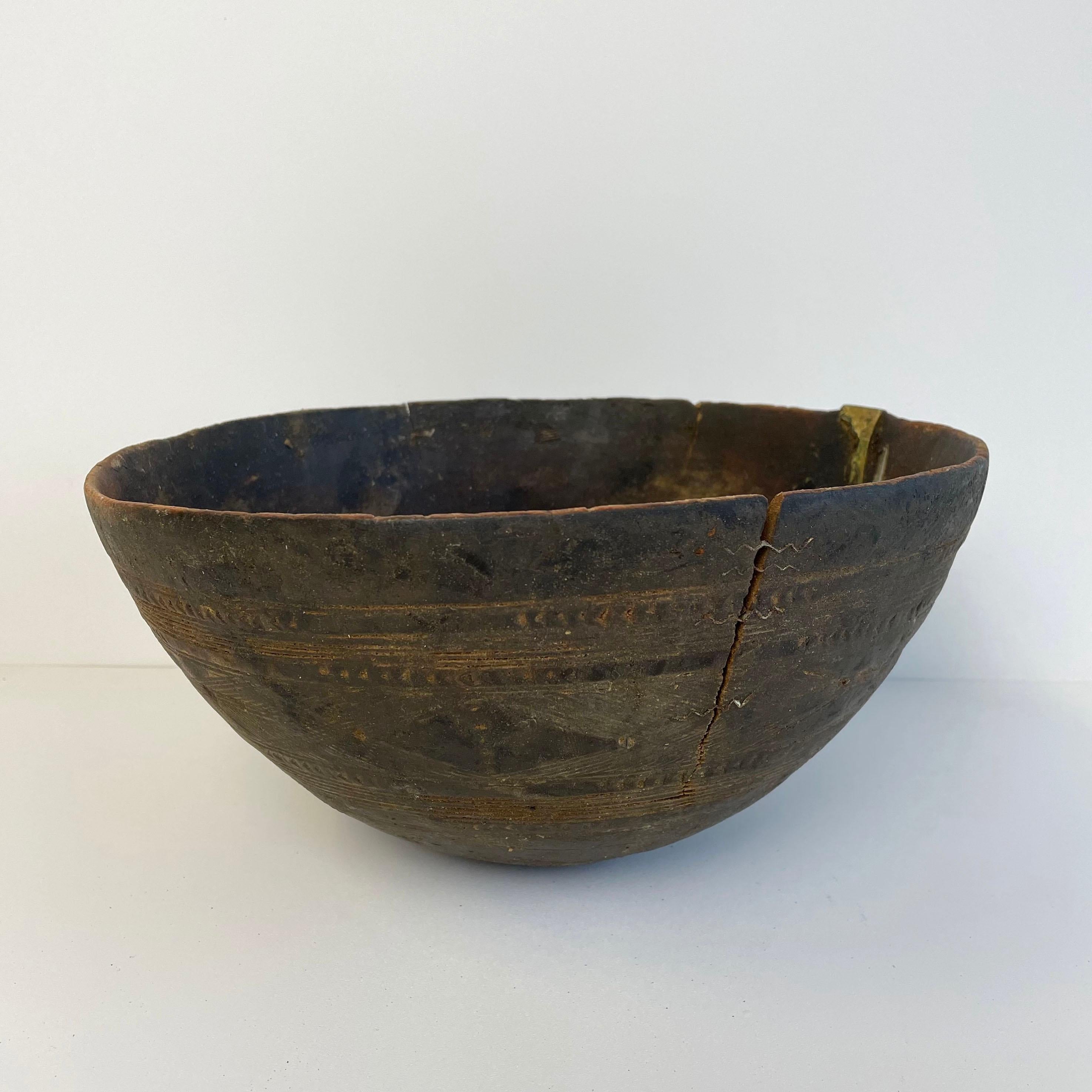 Vintage Wood Bowl In Good Condition In Brea, CA