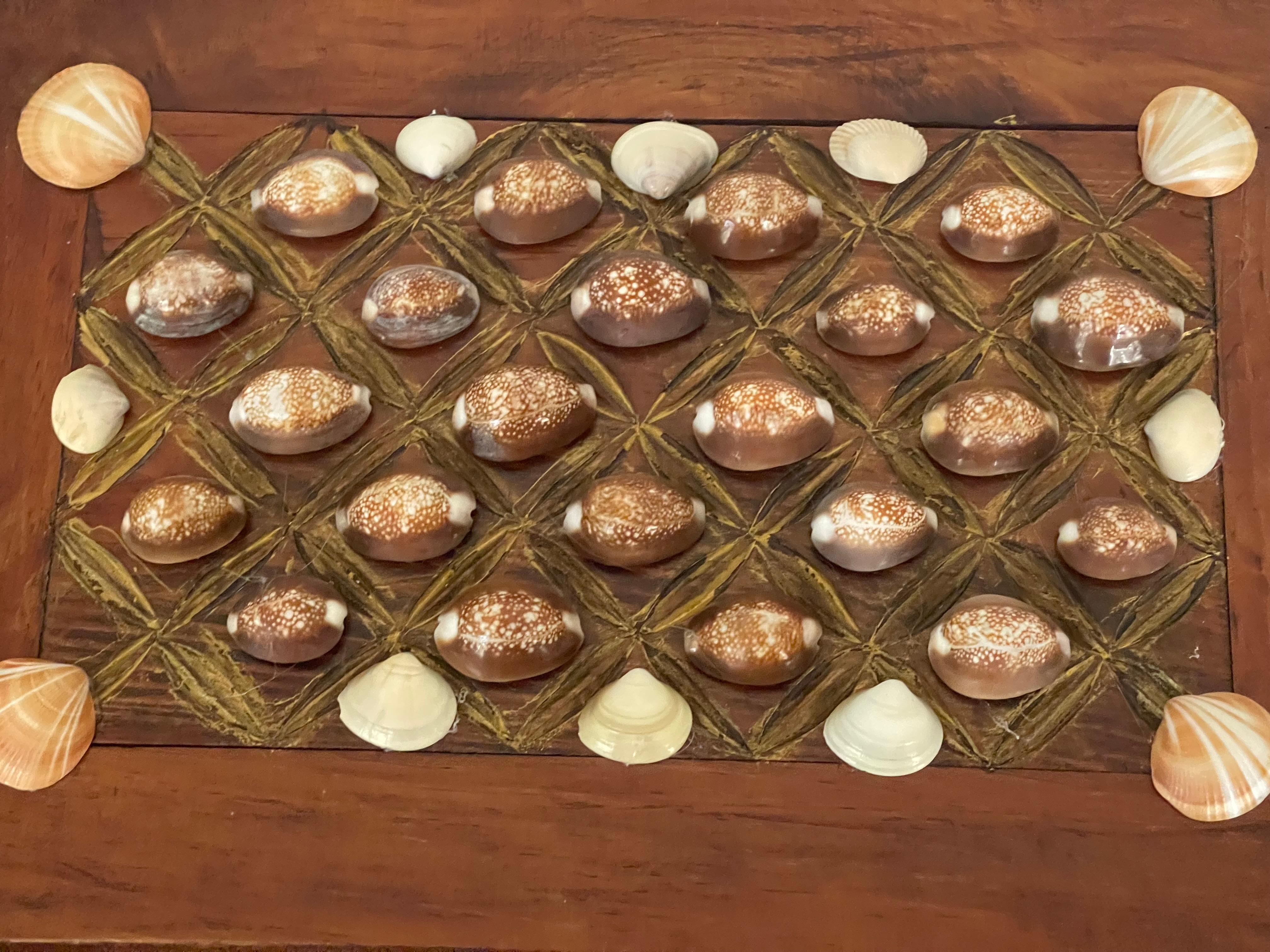 Americano Scatola Wooding d'epoca con conchiglie Sez in stile Tony Doucquett in vendita