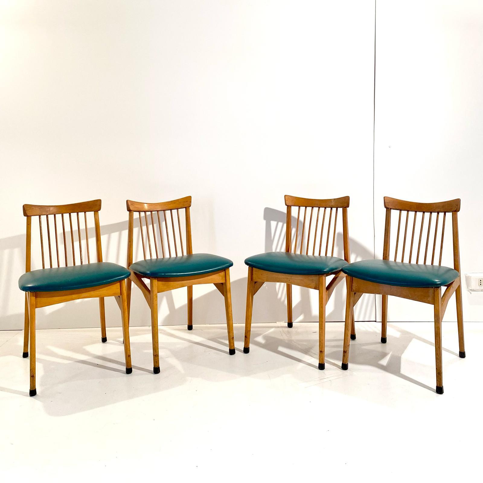 Midcentury modern wood dining chairs, Vierer-Set, Italien, 1960er Jahre im Zustand „Gut“ im Angebot in Ceglie Messapica, IT