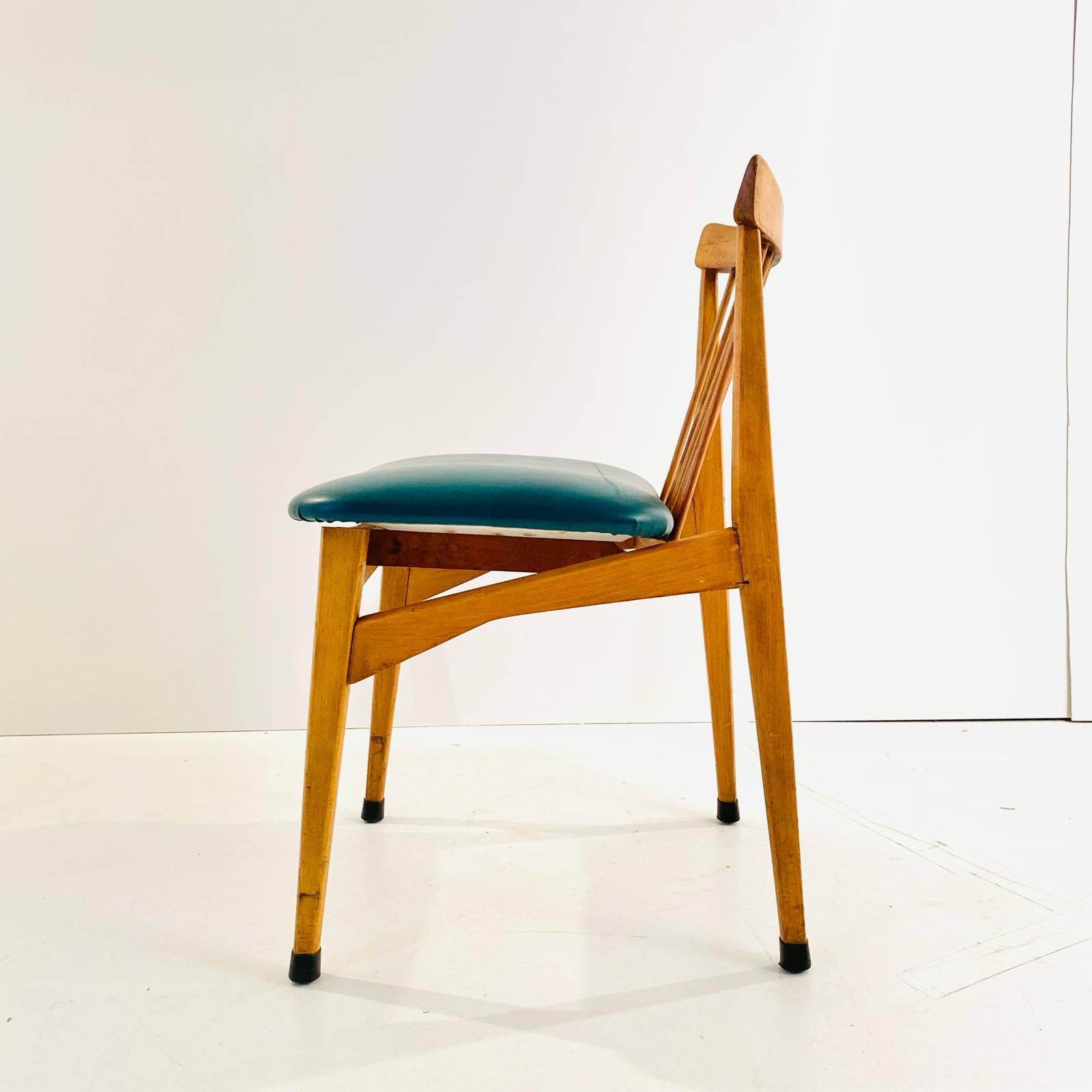 Midcentury modern wood dining chairs, Vierer-Set, Italien, 1960er Jahre im Angebot 1