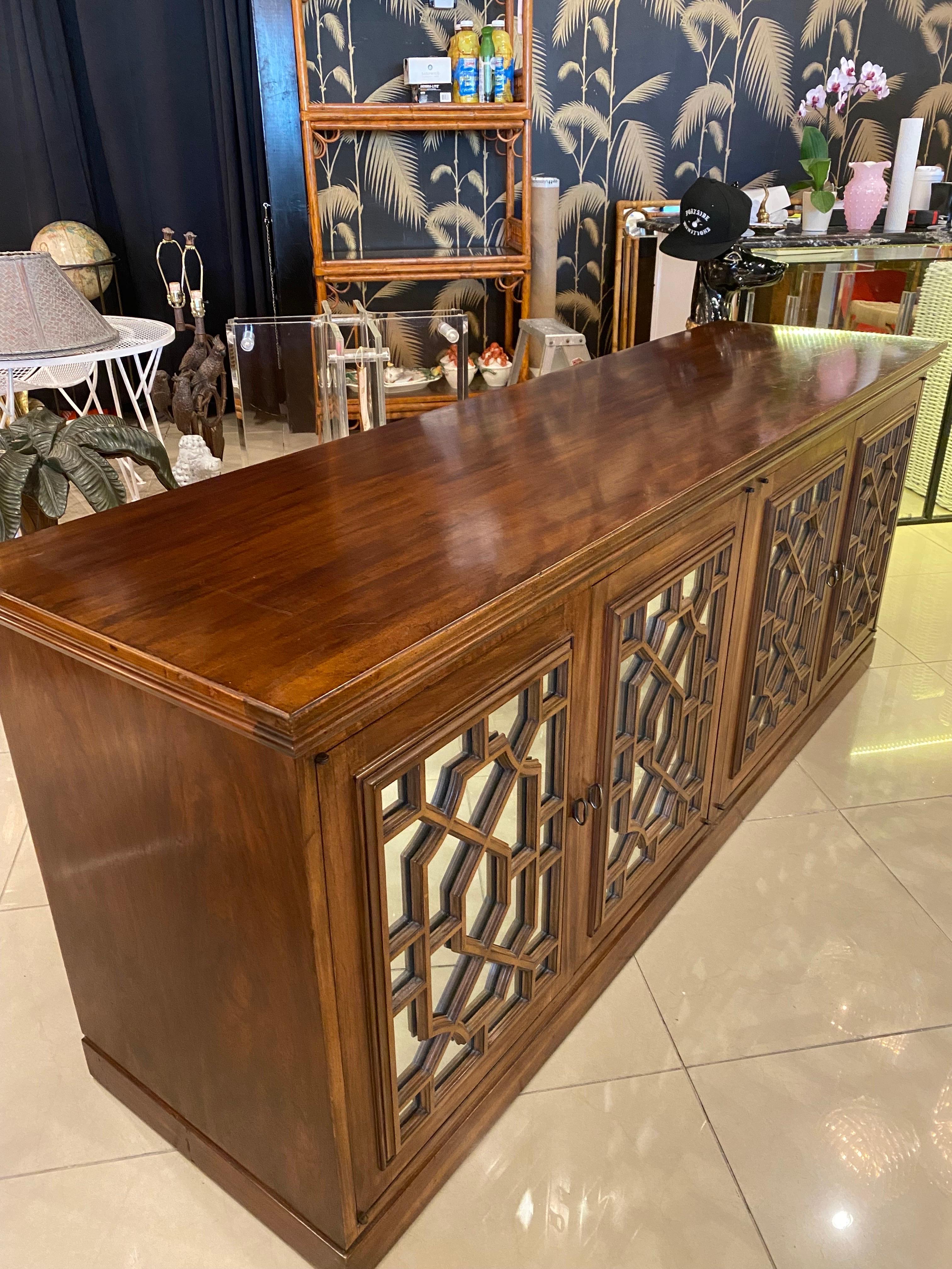 Vintage Wood Chinoiserie Fretwork Fret Mirrored Credenza Buffet Sideboard Doors In Good Condition For Sale In West Palm Beach, FL