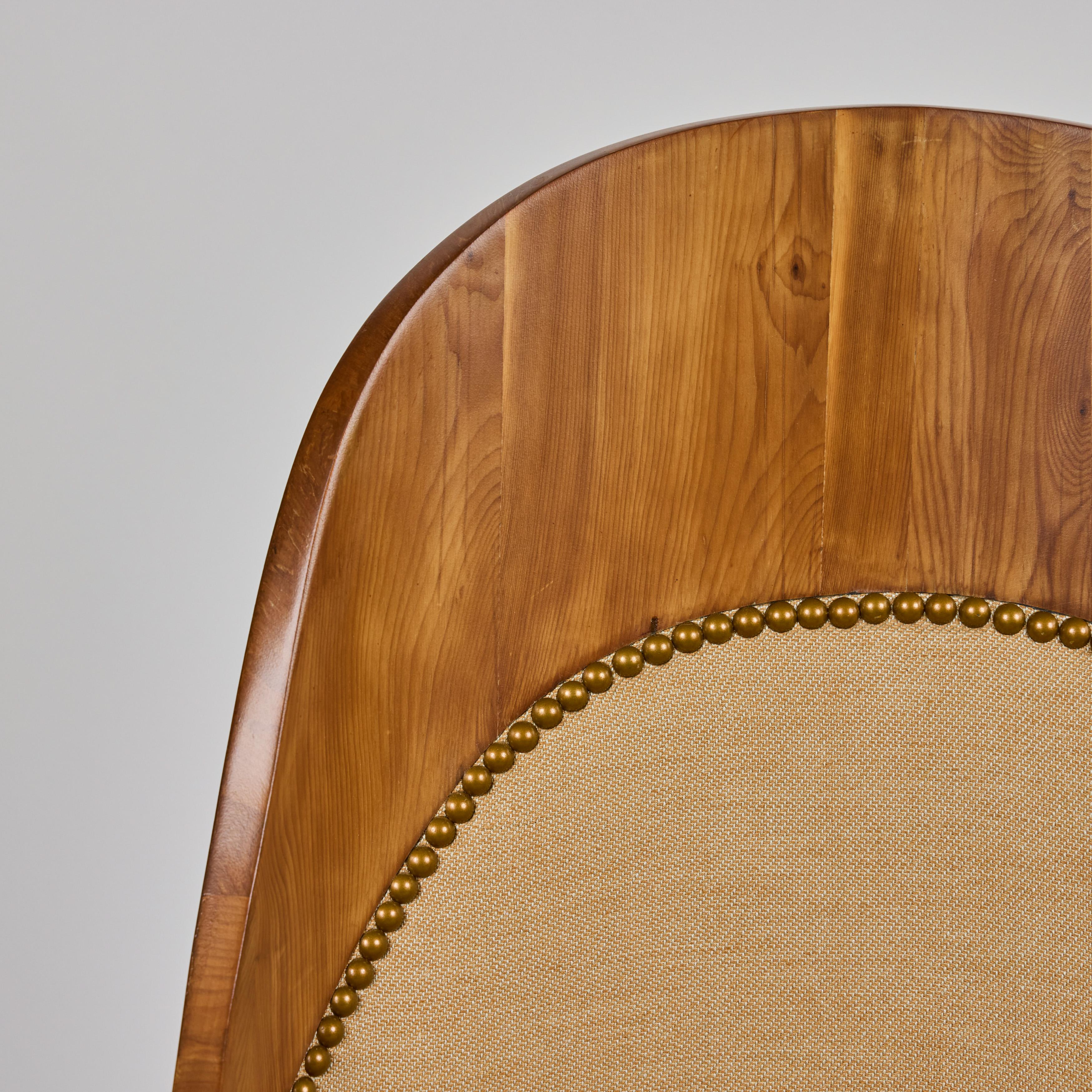 Vintage Wood Frame Side Chair, neu gepolstert in italienischen Leinen W / Nailhead im Zustand „Hervorragend“ im Angebot in Pasadena, CA