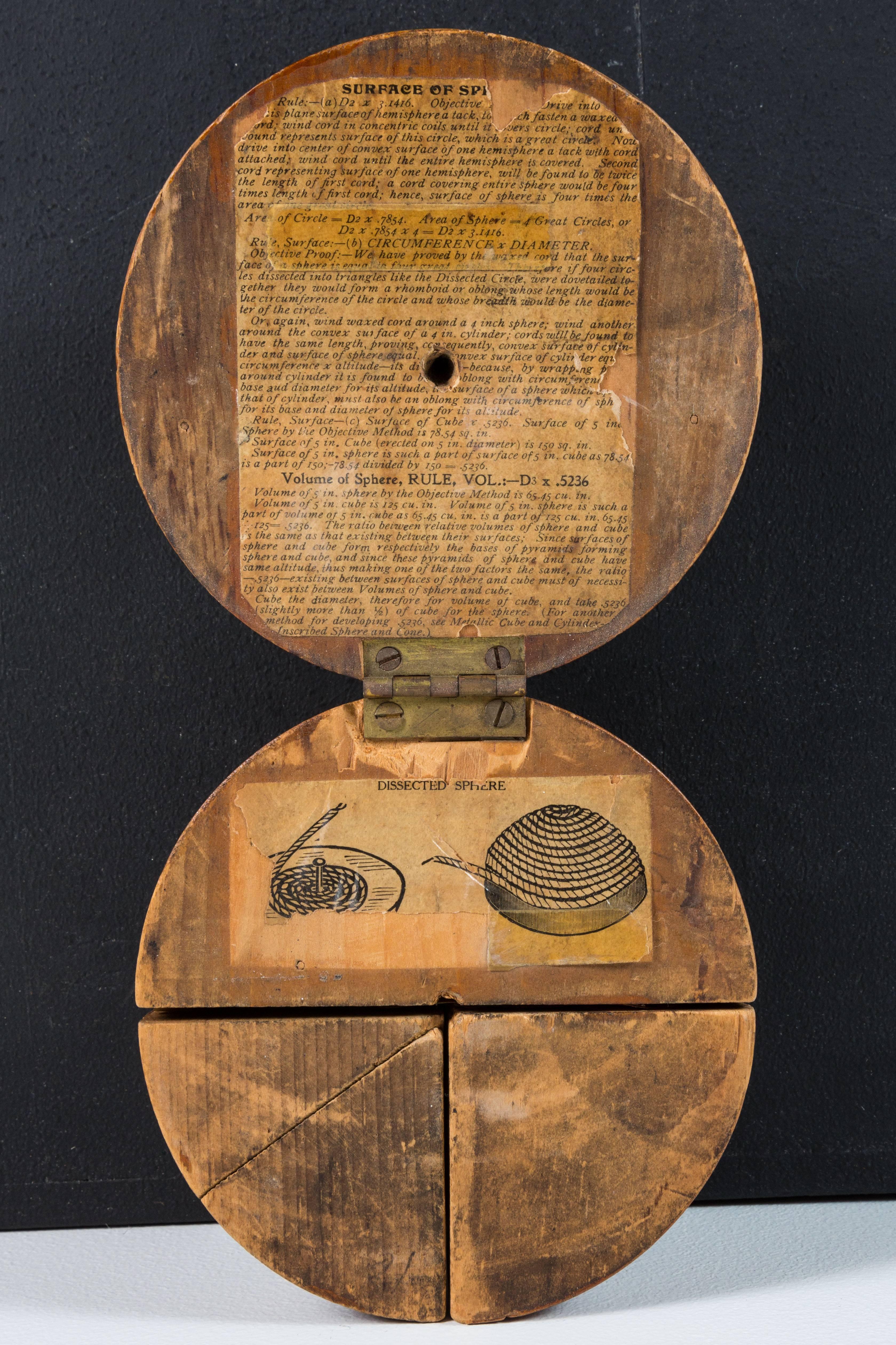 Steampunk Sphère d'enseignement vintage en bois géométrique avec surface et volume en vente