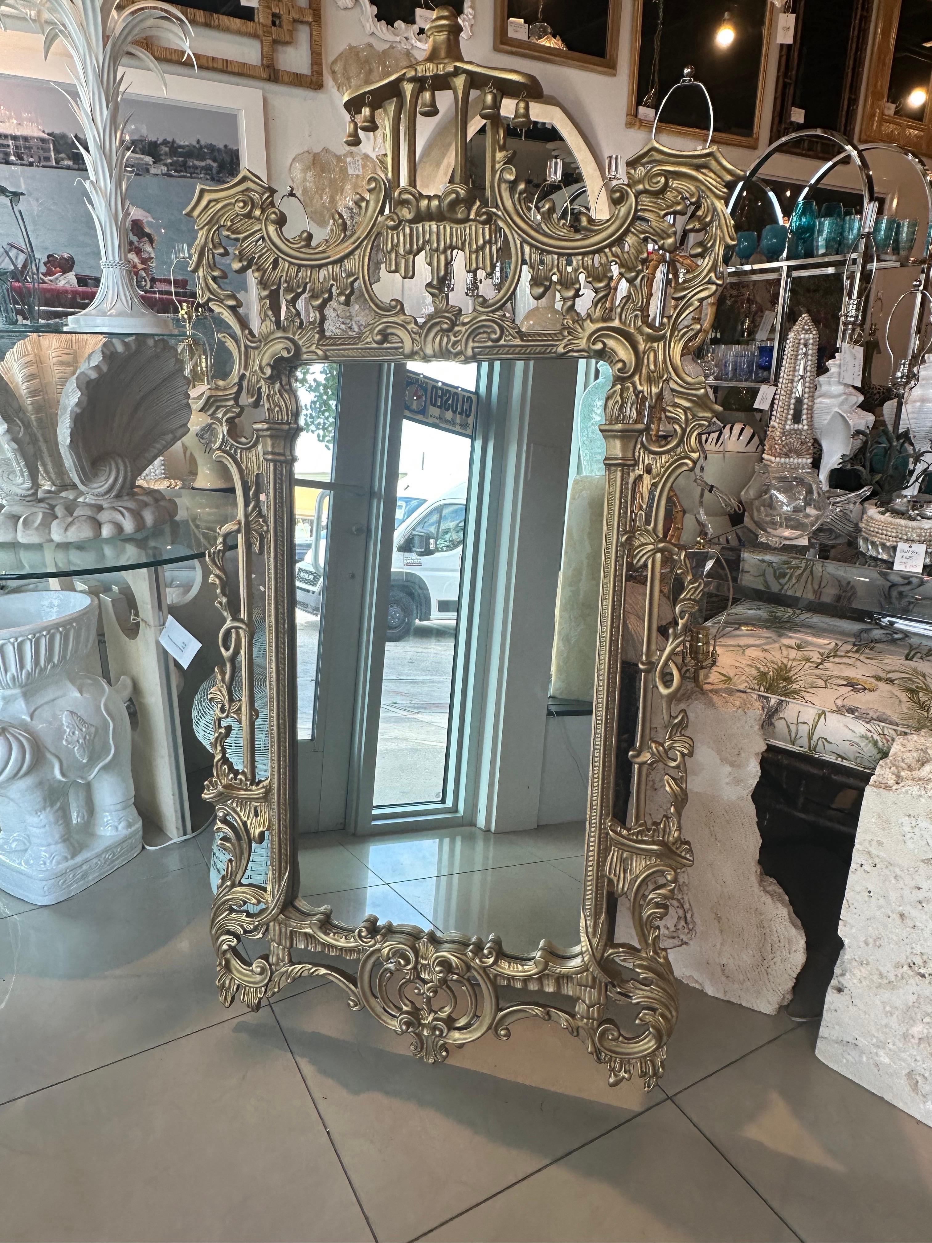Vintage Wood Gold Gilt Italian Carved Pagoda Bells Wall Mirror Chinoiserie In Good Condition For Sale In West Palm Beach, FL