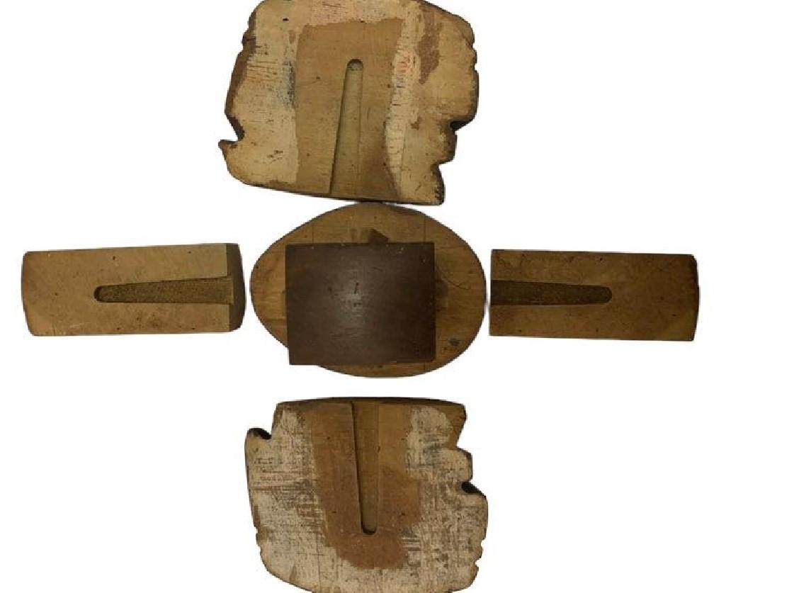 Vieux moule à chapeau en bois:: forme de puzzle à cinq pièces Bon état - En vente à New York, NY
