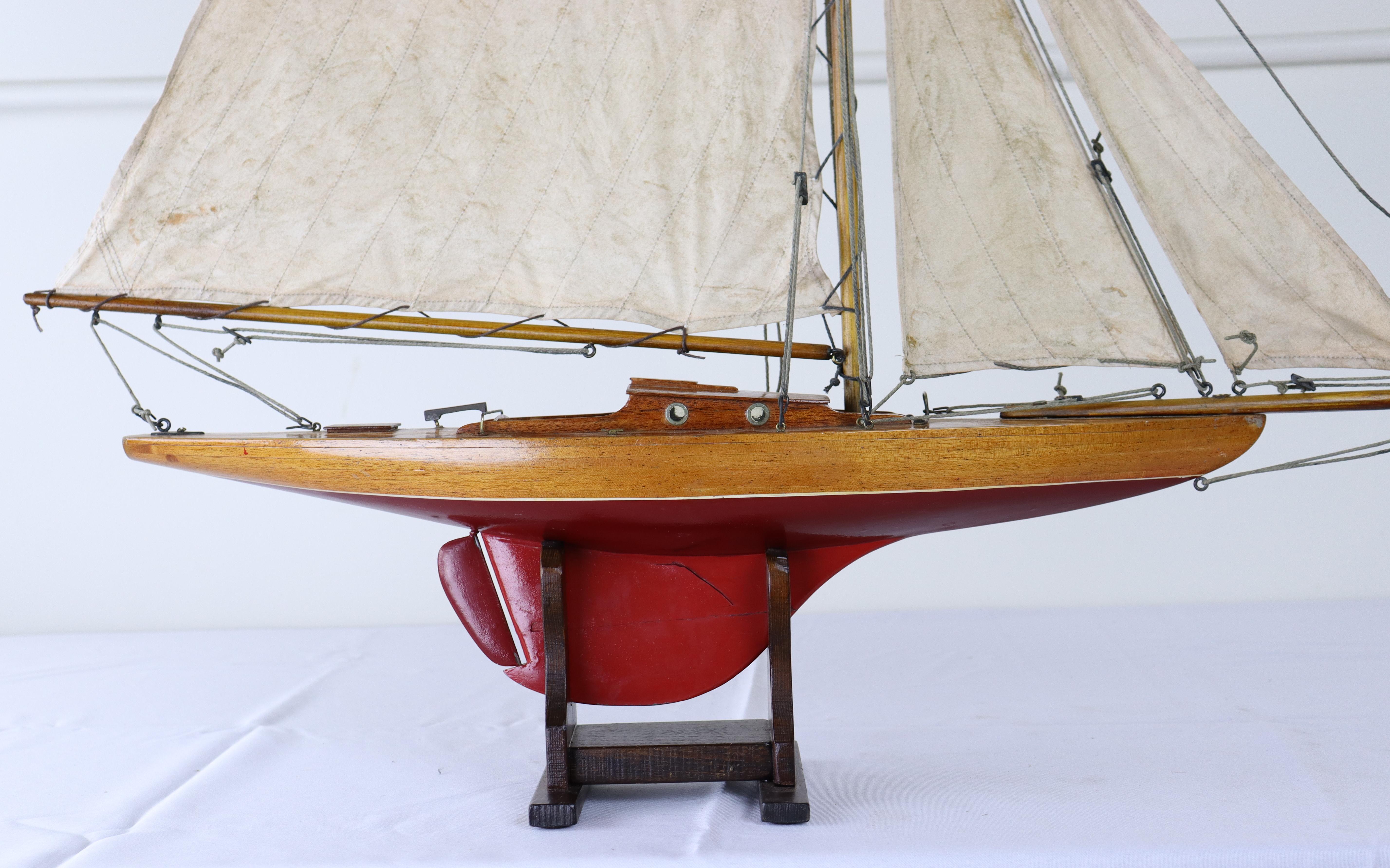 Vintage Wood Pond Yacht with Red Hull For Sale 5