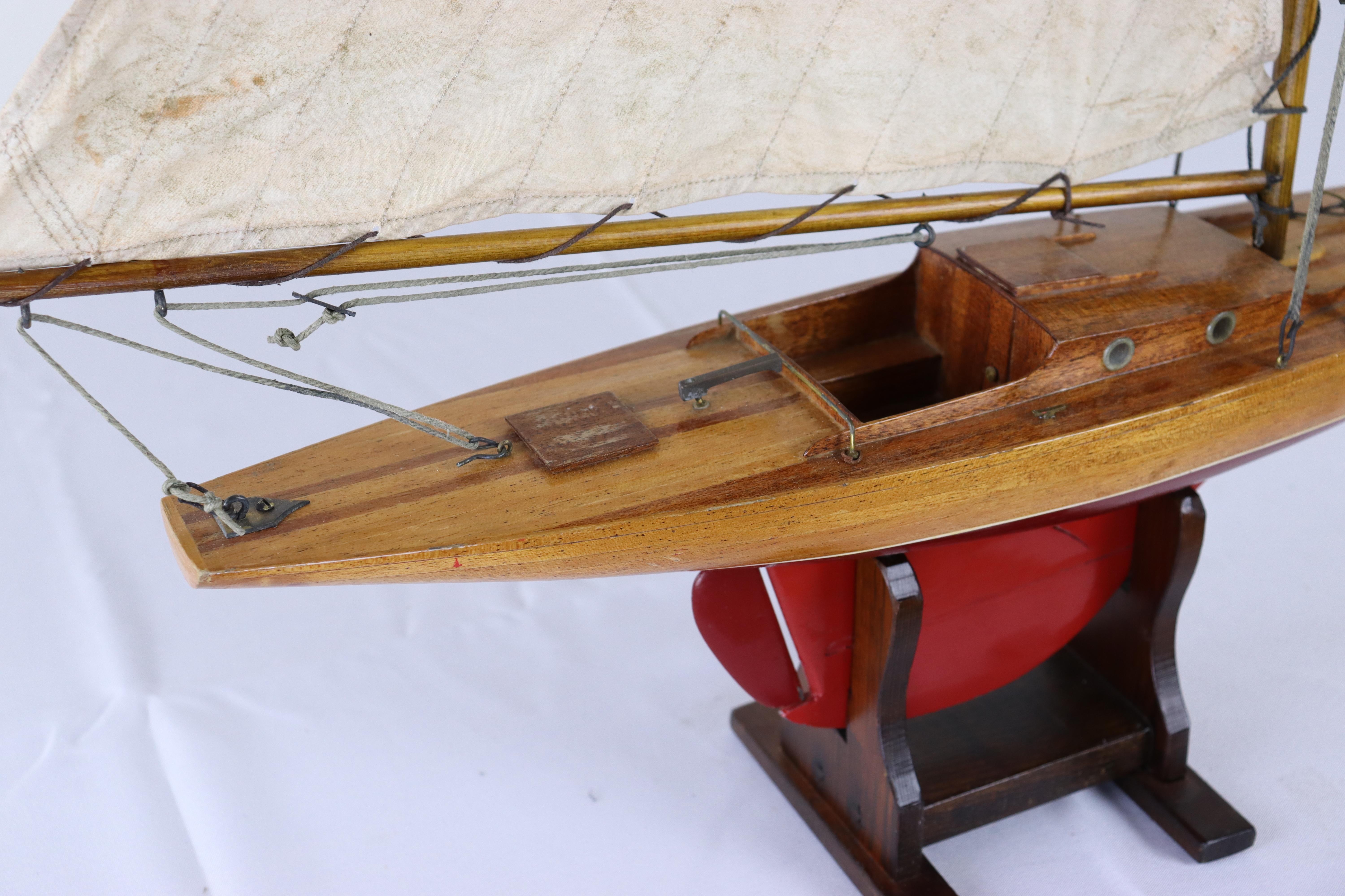 Vintage Wood Pond Yacht with Red Hull For Sale 3