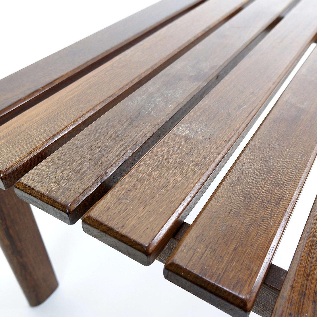 Banc vintage à lattes en bois - années 1960 Bon état - En vente à Linkebeek, BE