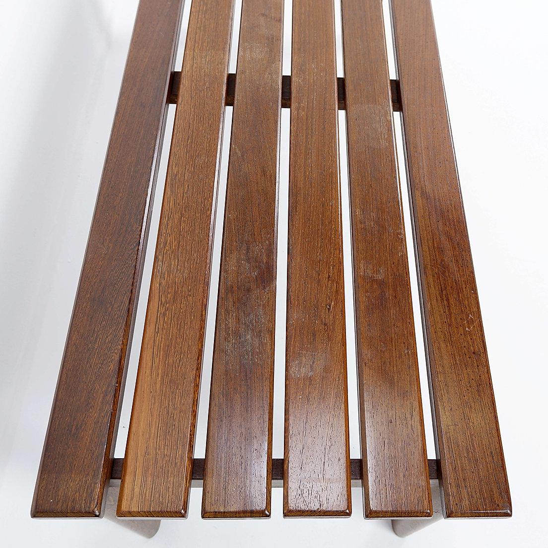 Banc vintage à lattes en bois - années 1960 en vente 1