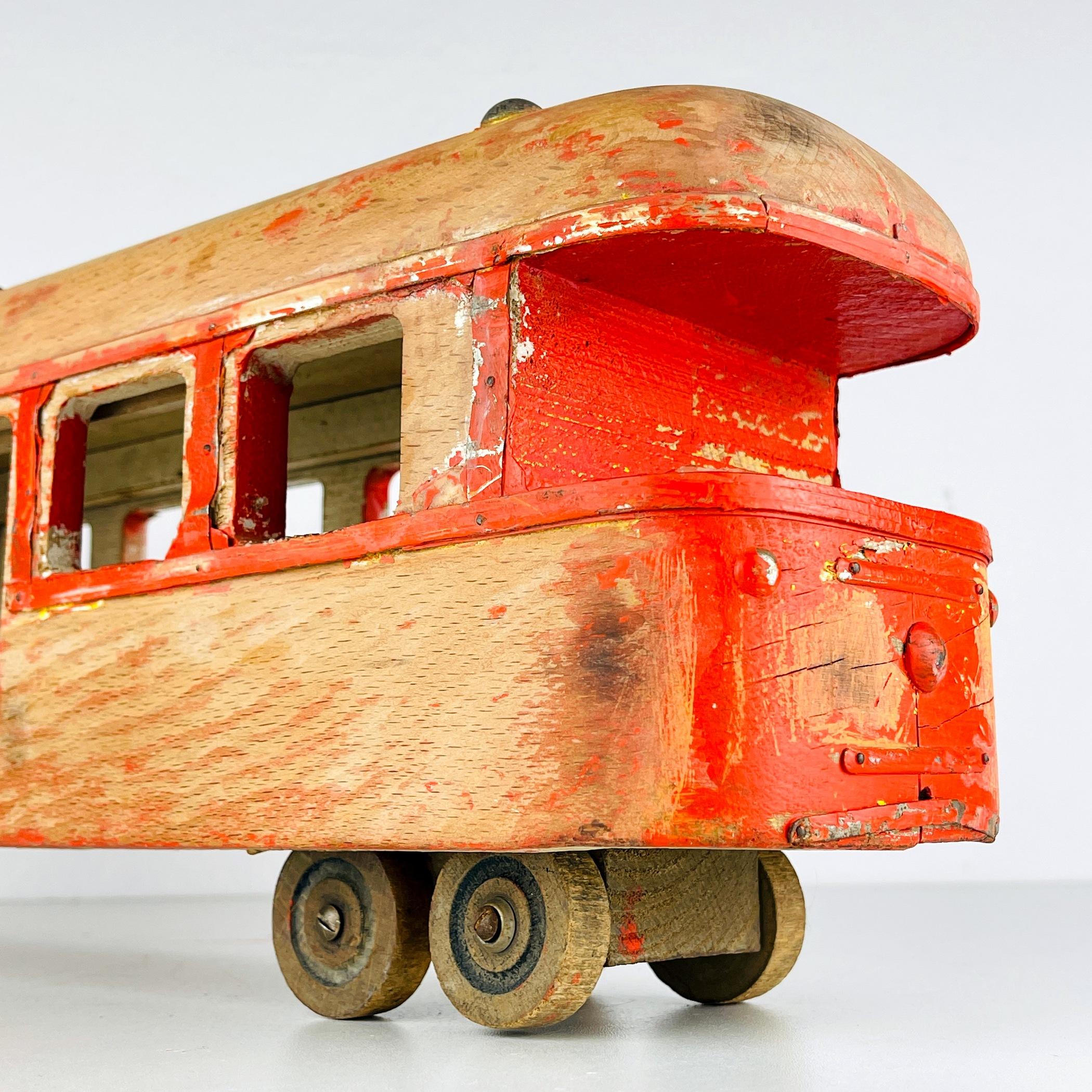 Vintage Holzspielzeug Eisenbahnwagen Italien 1950er Jahre  im Angebot 6