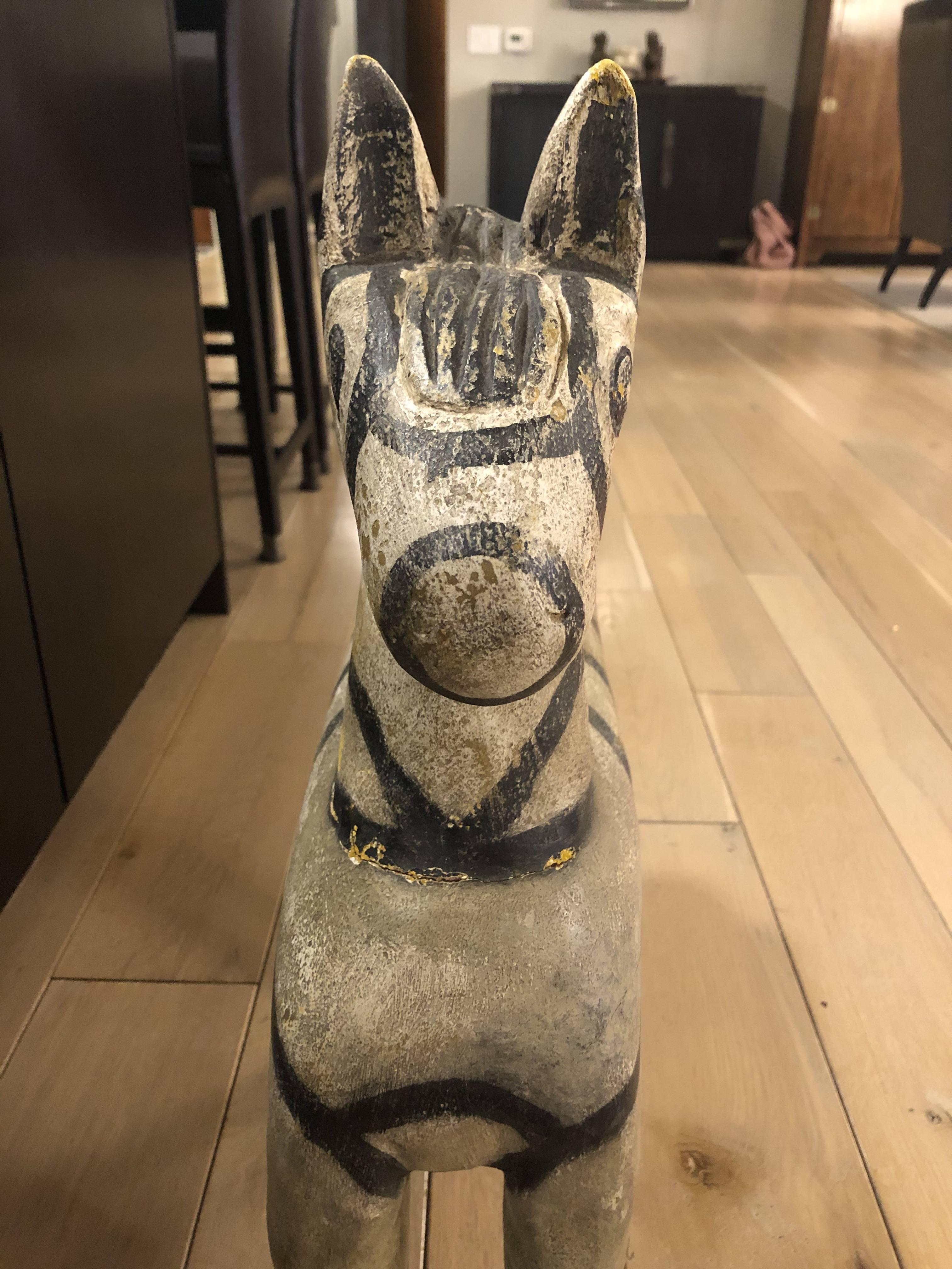 Americano Scultura di cavallo Zebra in legno vintage in vendita