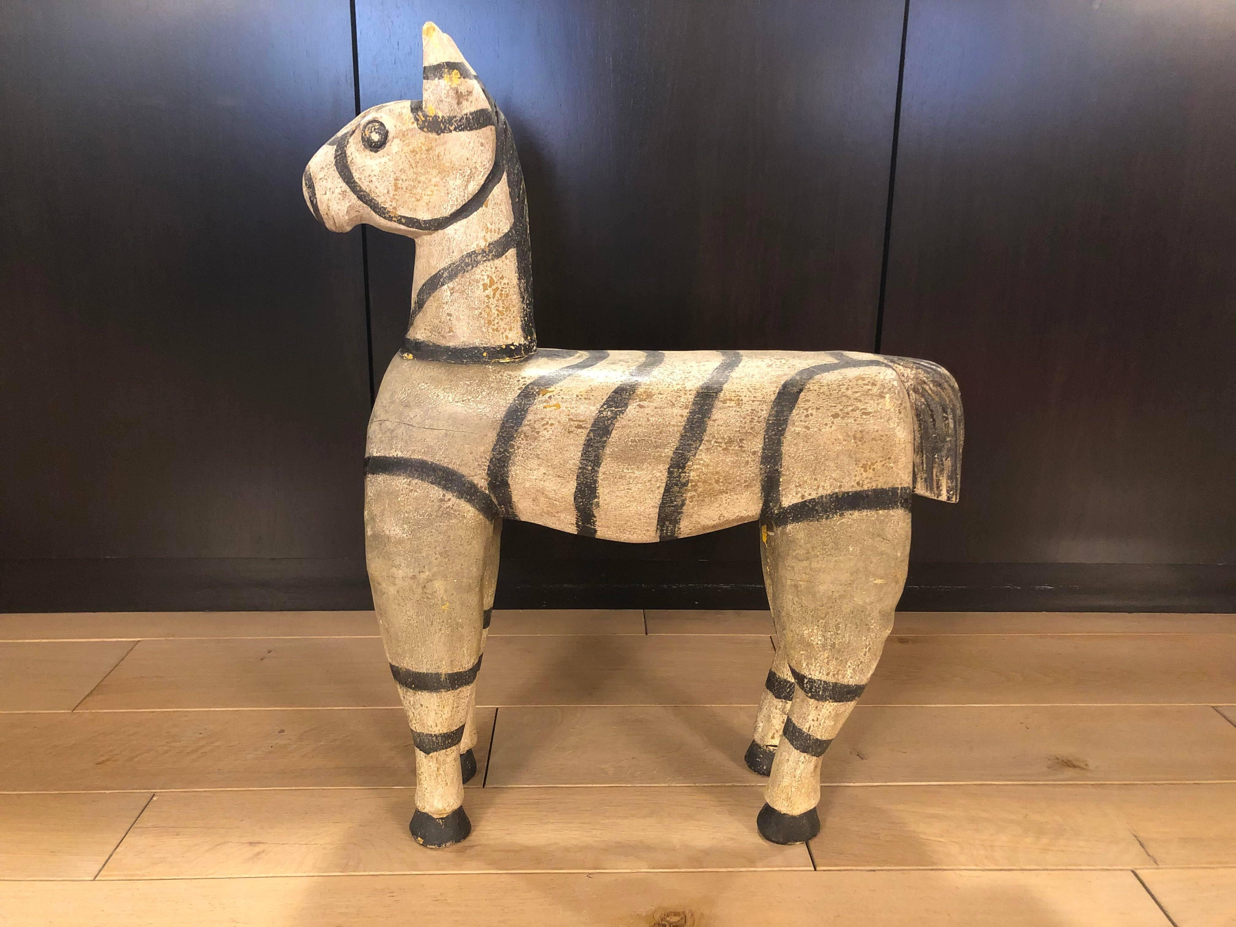 Legno Scultura di cavallo Zebra in legno vintage in vendita