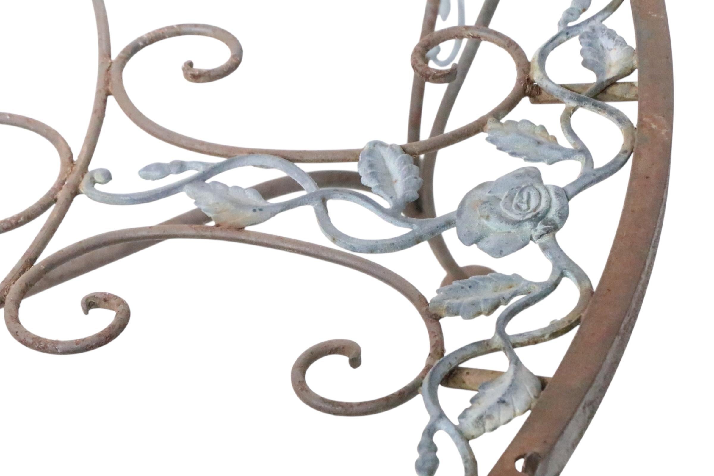 Tavolino vintage in ferro battuto Woodard Chantilly Rose in vendita 1