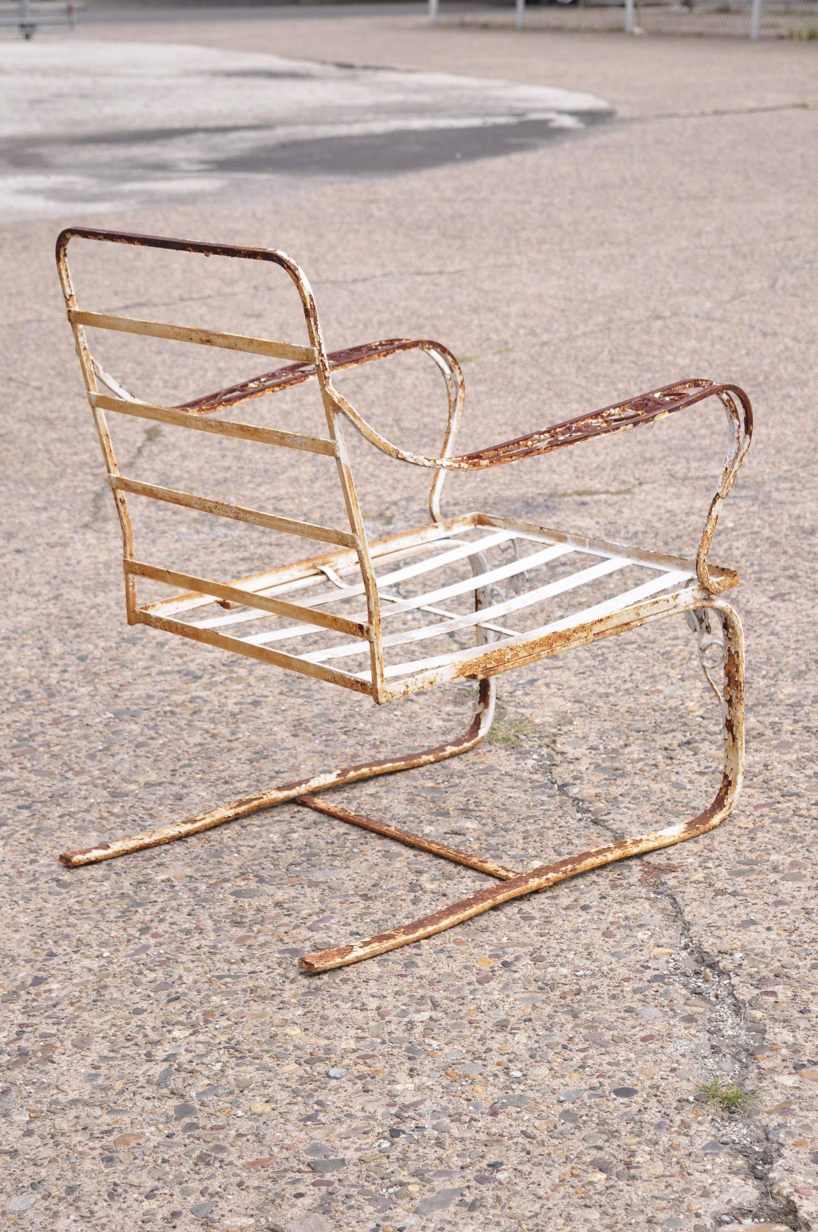 Vintage Woodard Chantilly Rose Wrought Iron Garden Patio Bouncer Lounge Chair In Distressed Condition For Sale In Philadelphia, PA