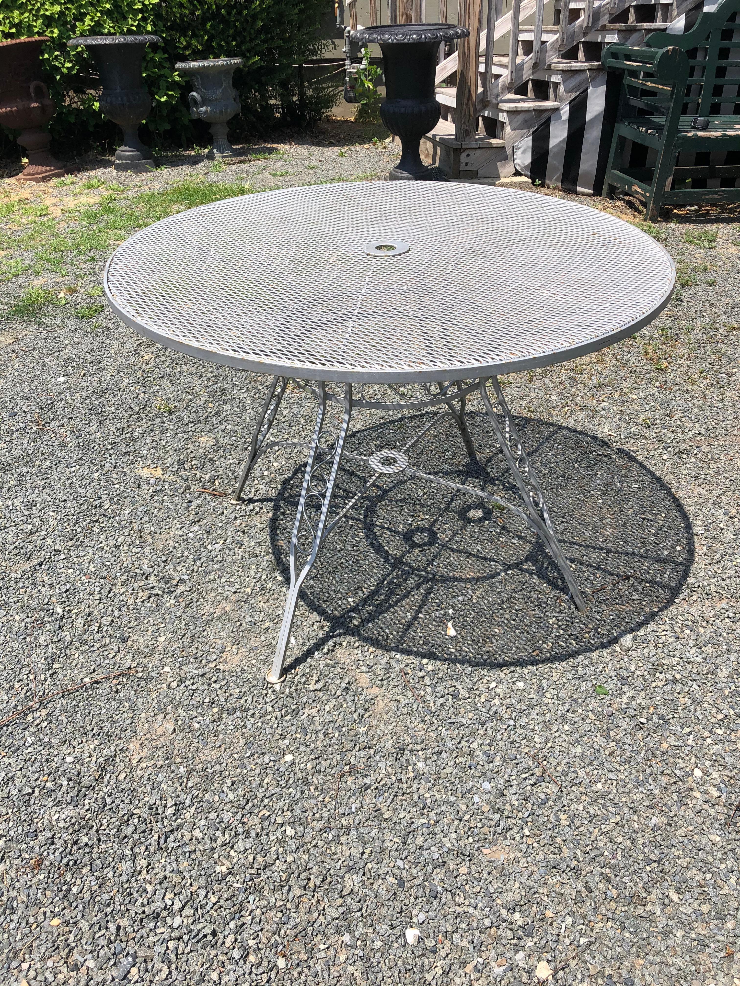 Vintage Woodard Midcentury Outdoor Dining Set with Round Table and 4 Chairs 1