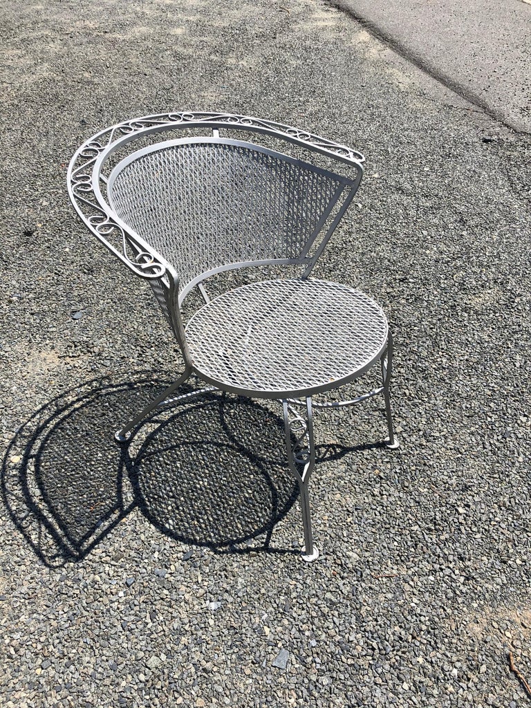 Vintage Woodard Midcentury Outdoor Dining Set with Round Table and 4