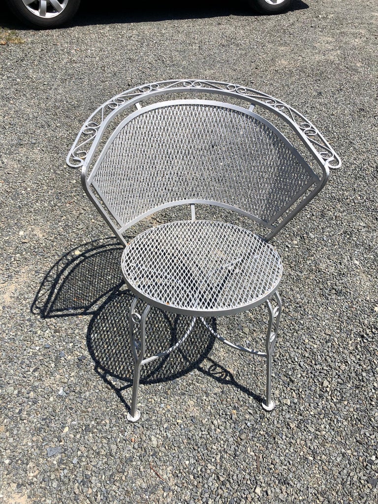 Vintage Woodard Midcentury Outdoor Dining Set with Round Table and 4