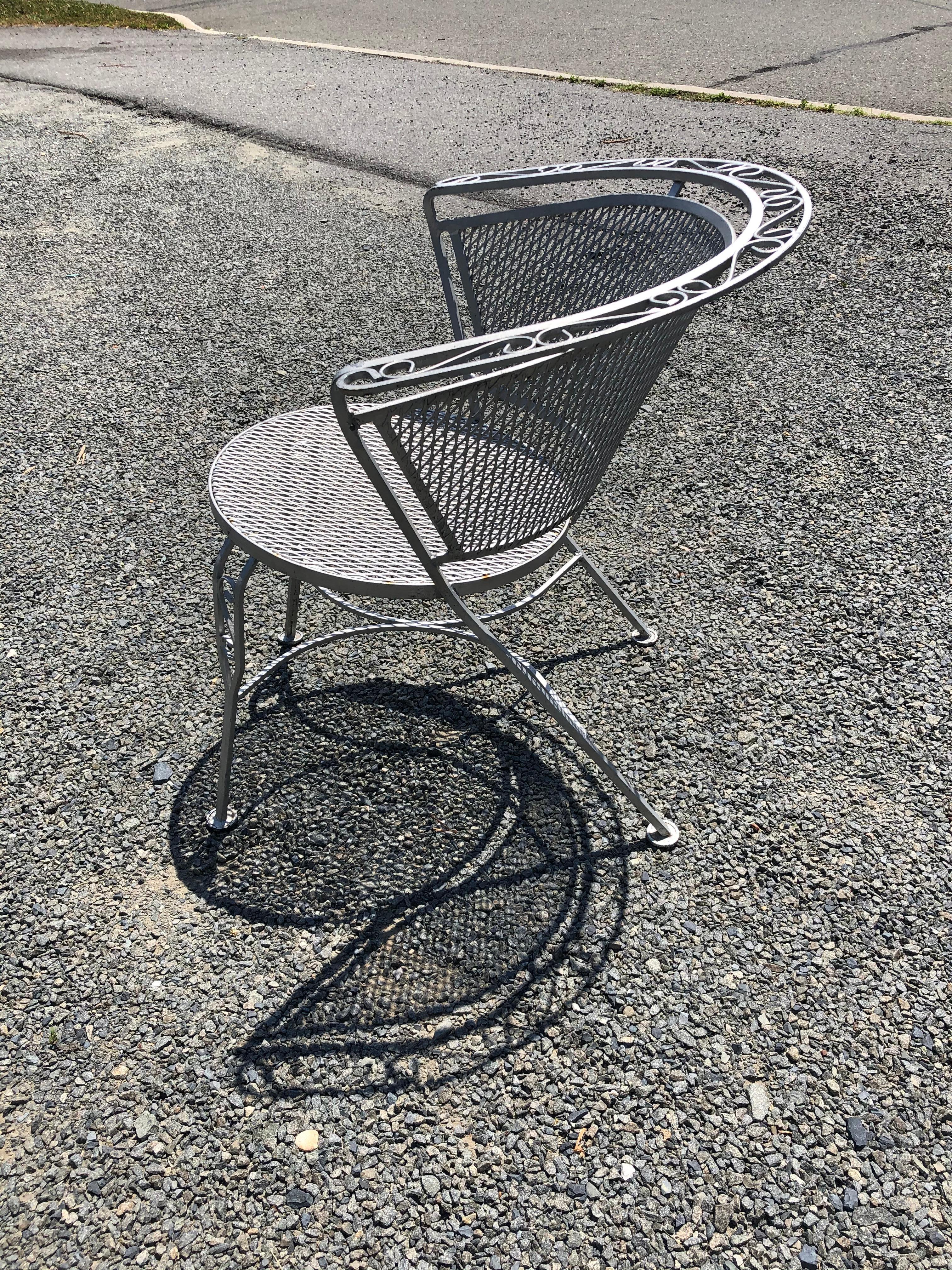 American Vintage Woodard Midcentury Outdoor Dining Set with Round Table and 4 Chairs