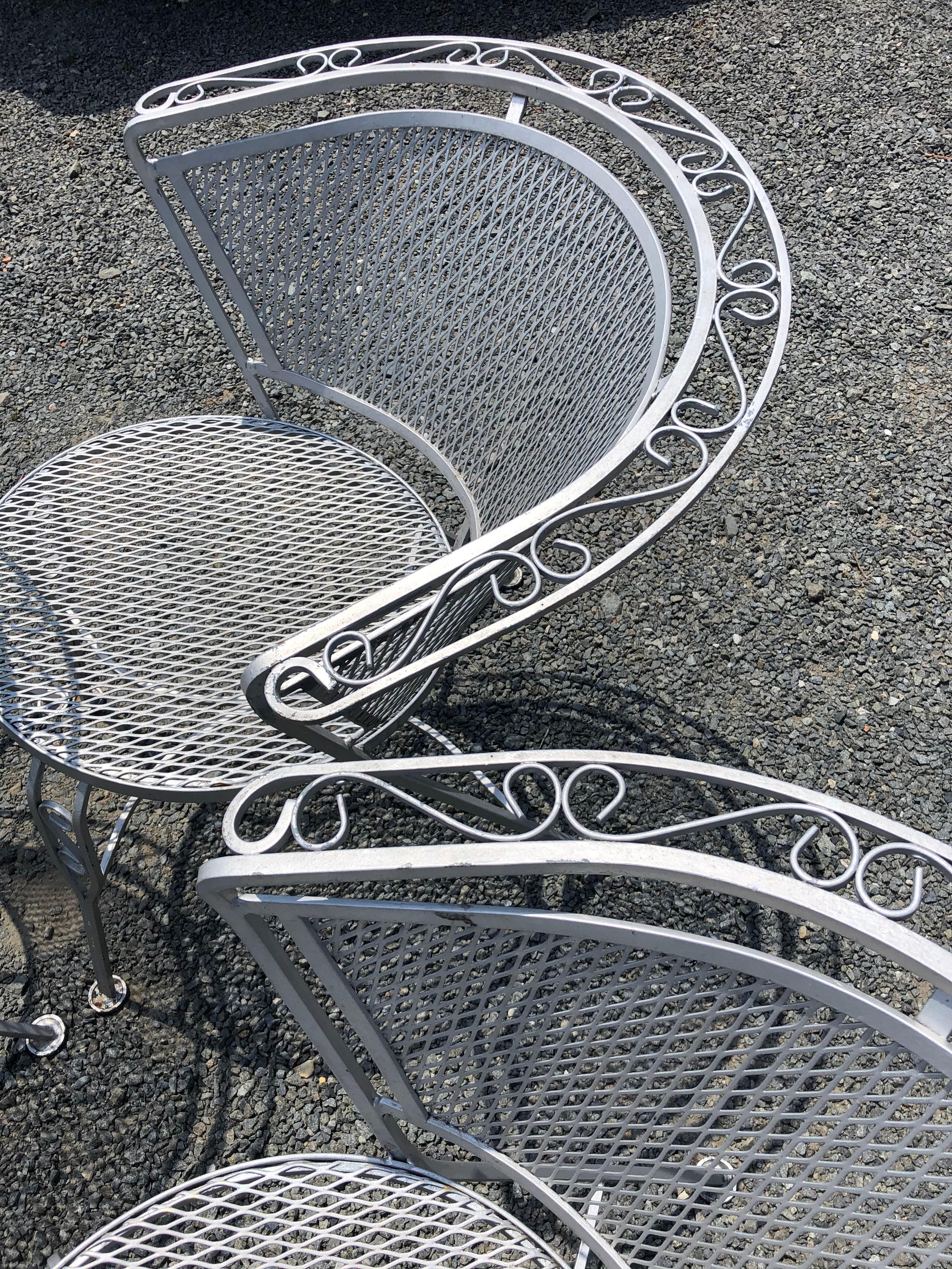 Iron Vintage Woodard Midcentury Outdoor Dining Set with Round Table and 4 Chairs