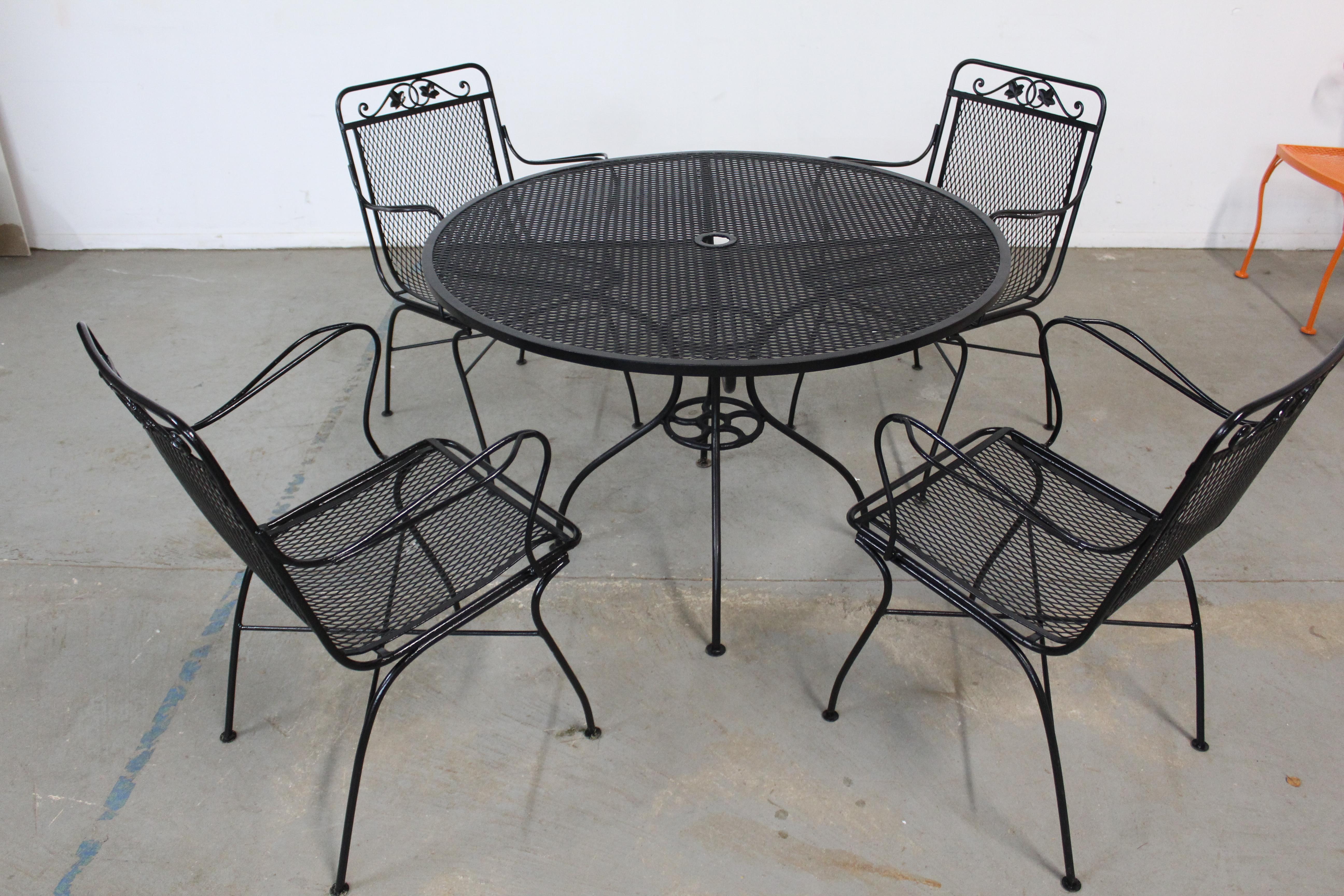 Mid-Century Modern Vintage Woodard Outdoor Iron Table and 4 Chairs  For Sale