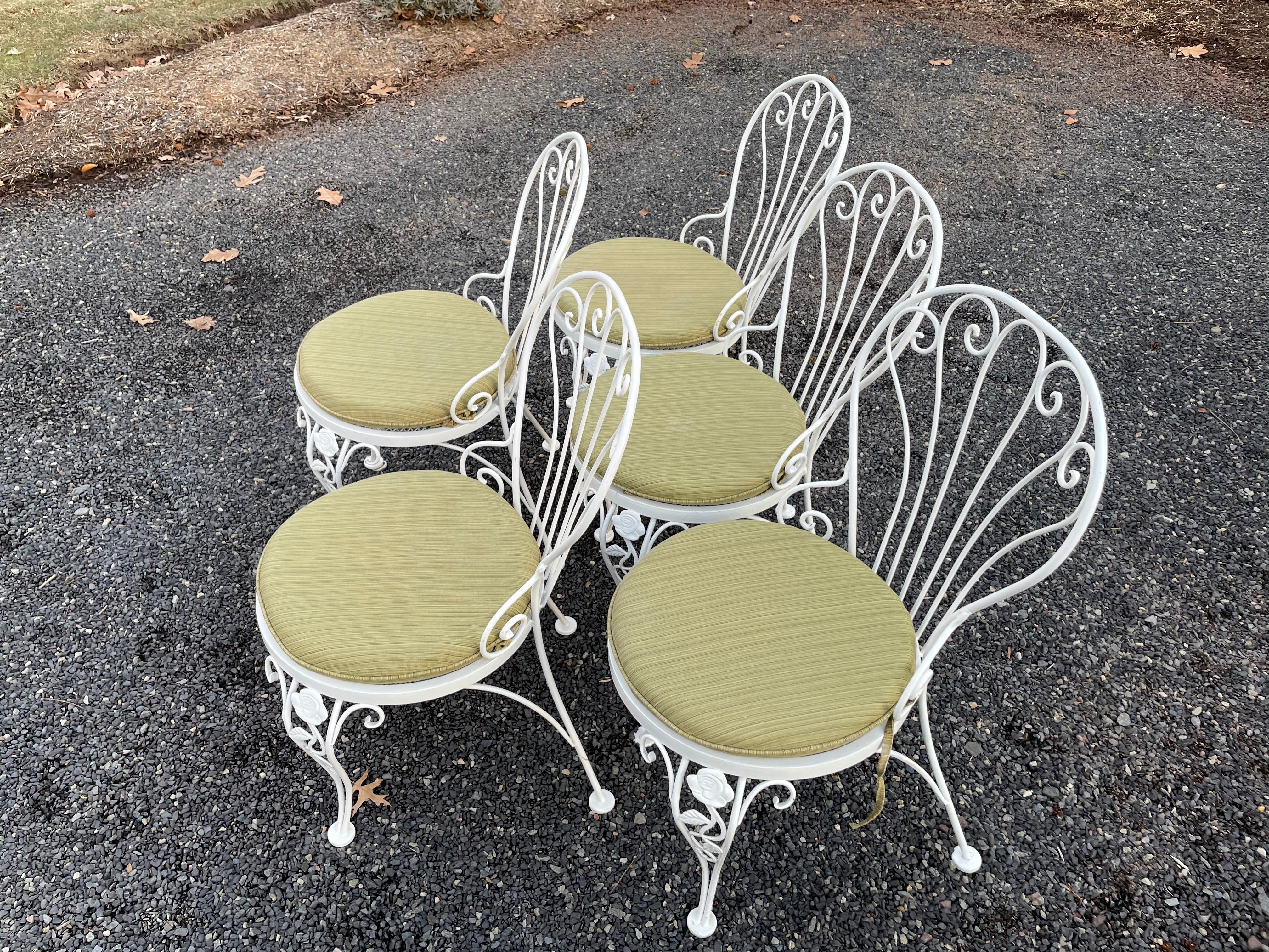 Vintage Woodard Round Dining Table and Set of 5 Bistro Chairs 4