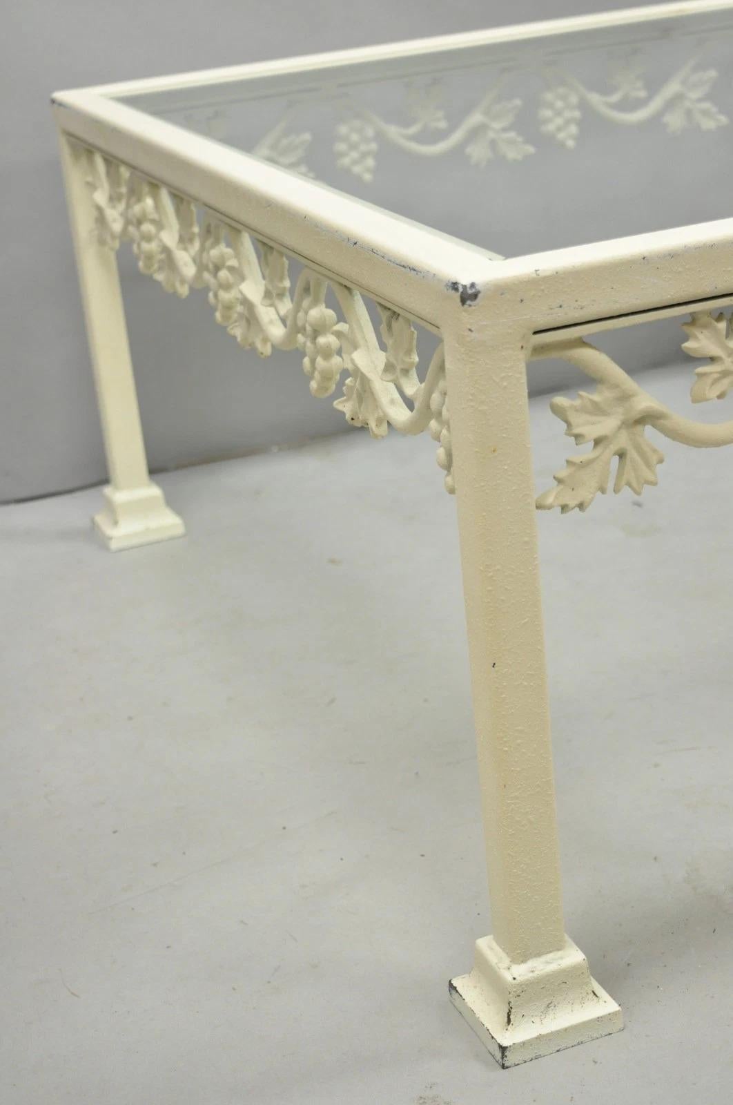 20ième siècle Table basse carrée en verre 