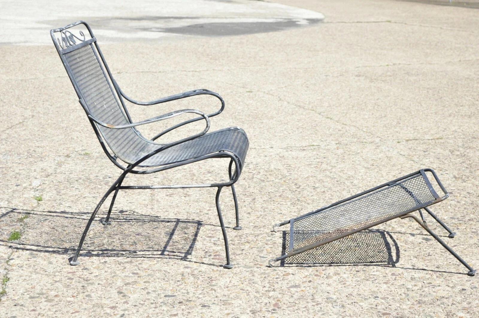 Silla chaise longue de jardín de hierro forjado Woodard vintage con reposapiés extraíble Desconocido en venta