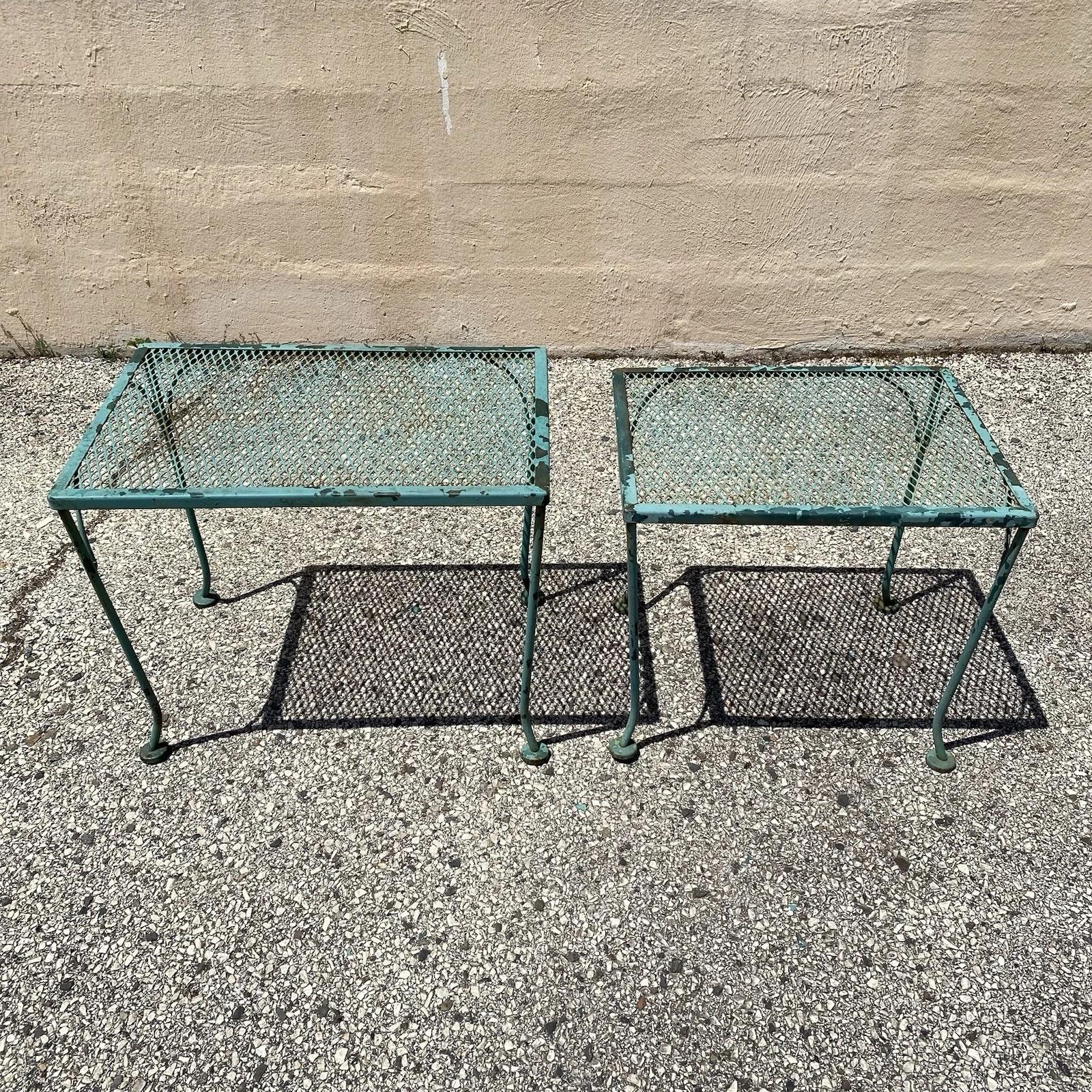 Inconnu Vintage Woodard Wrought Iron Green Garden Patio Nesting Side Tables - 2 Pcs en vente