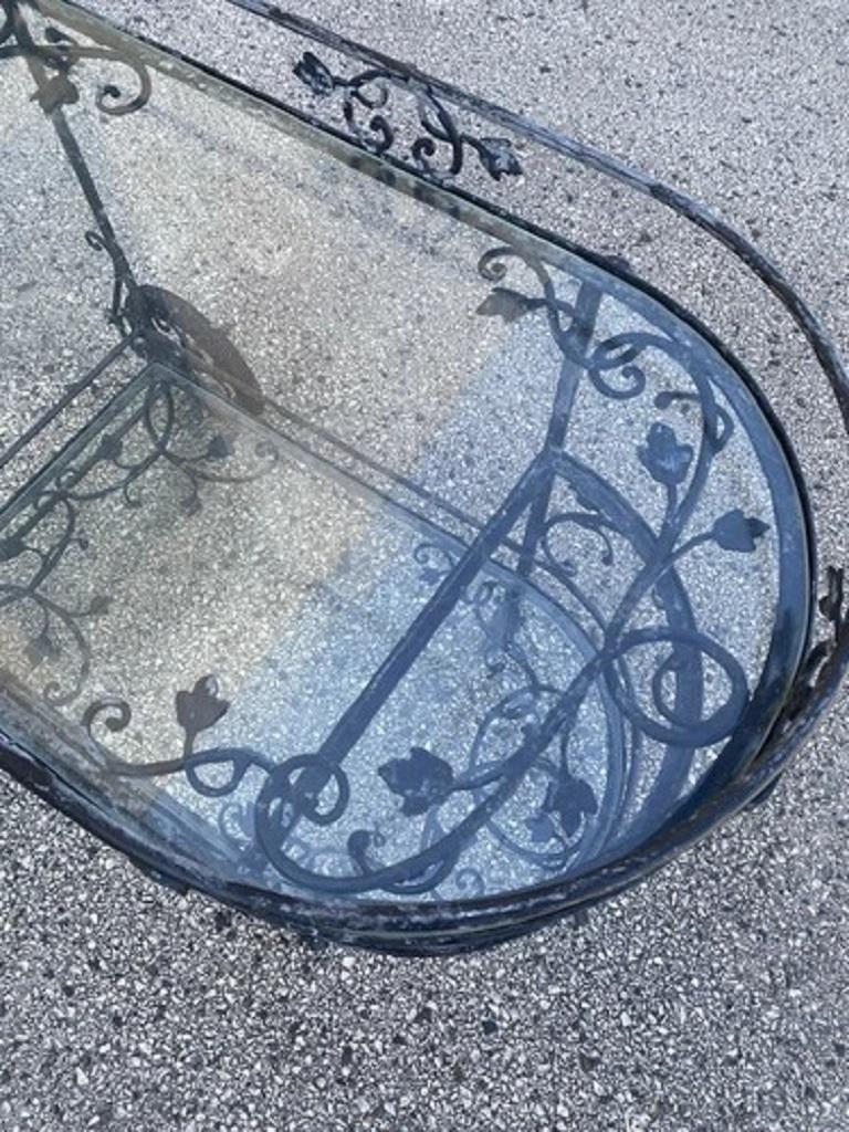 Vintage Woodard Schmiedeeisen Blatt & Vine geschwungenen Glas Garten Patio Bar Teewagen (20. Jahrhundert) im Angebot