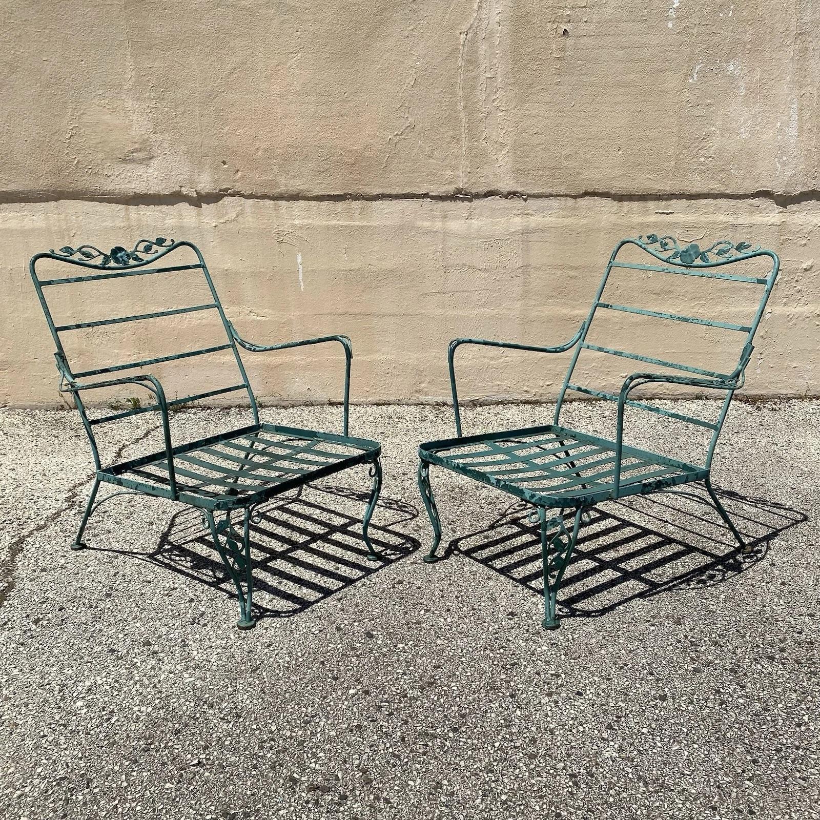 Inconnu Vintage Woodard Wrought Iron Patio 3 Seat Sofa and Pair Lounge Chairs - 3 Pcs en vente